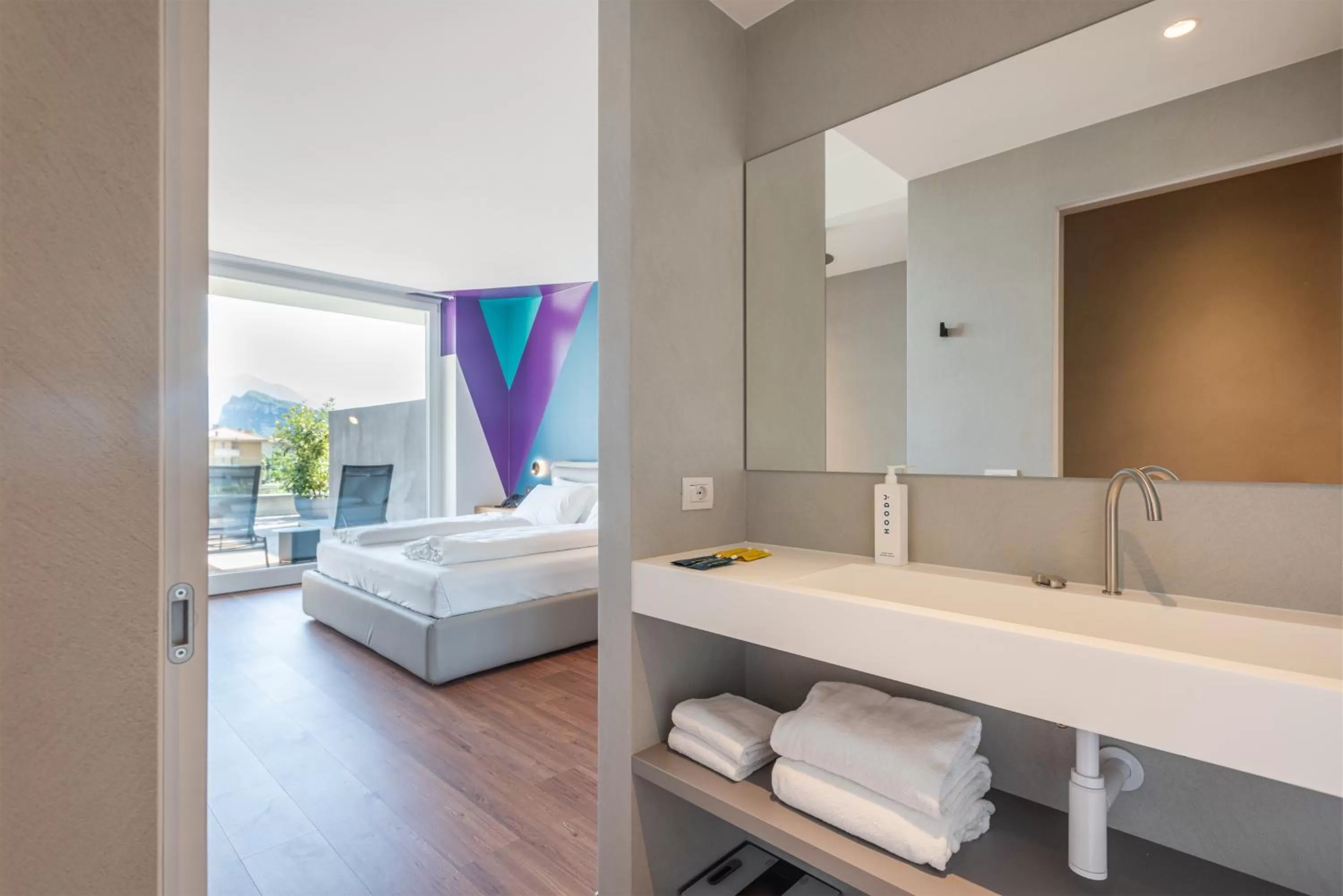 Bathroom, Bed in HOODY ACTIVE & HAPPINESS HOTEL