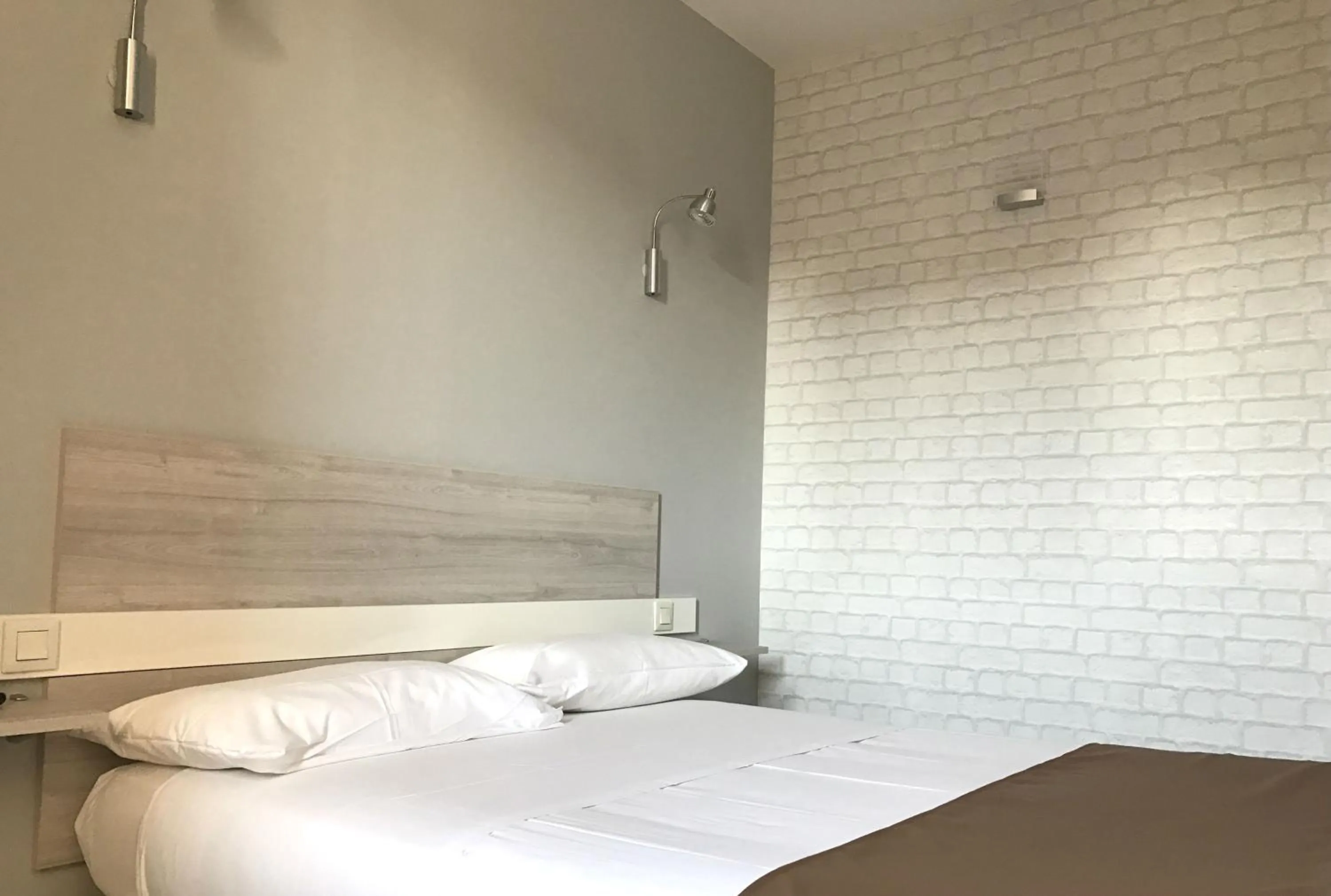 Photo of the whole room, Bed in Hotel Grand Cap Rooftop Pool