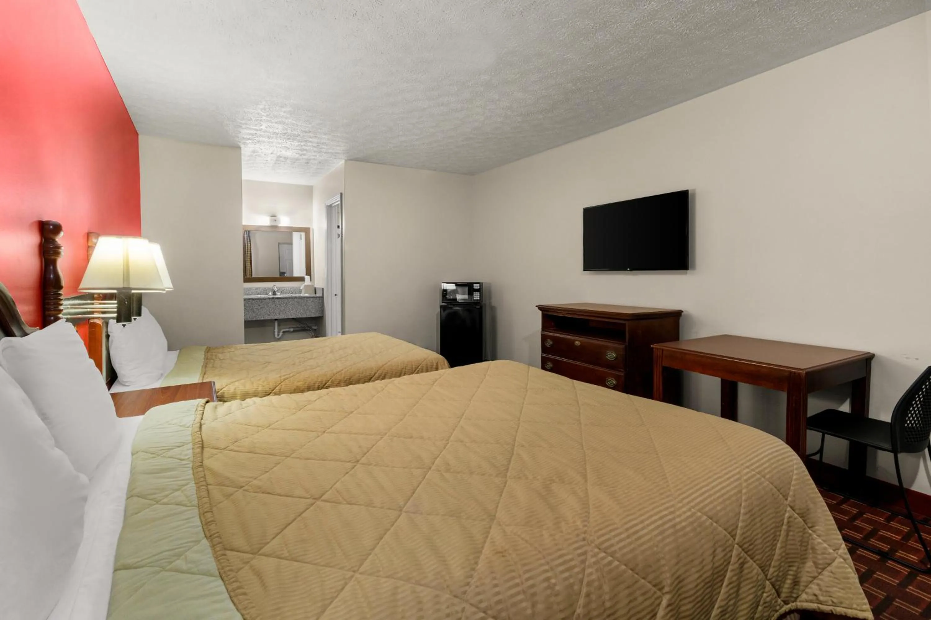 Bedroom, Bed in Rodeway Inn Dickson