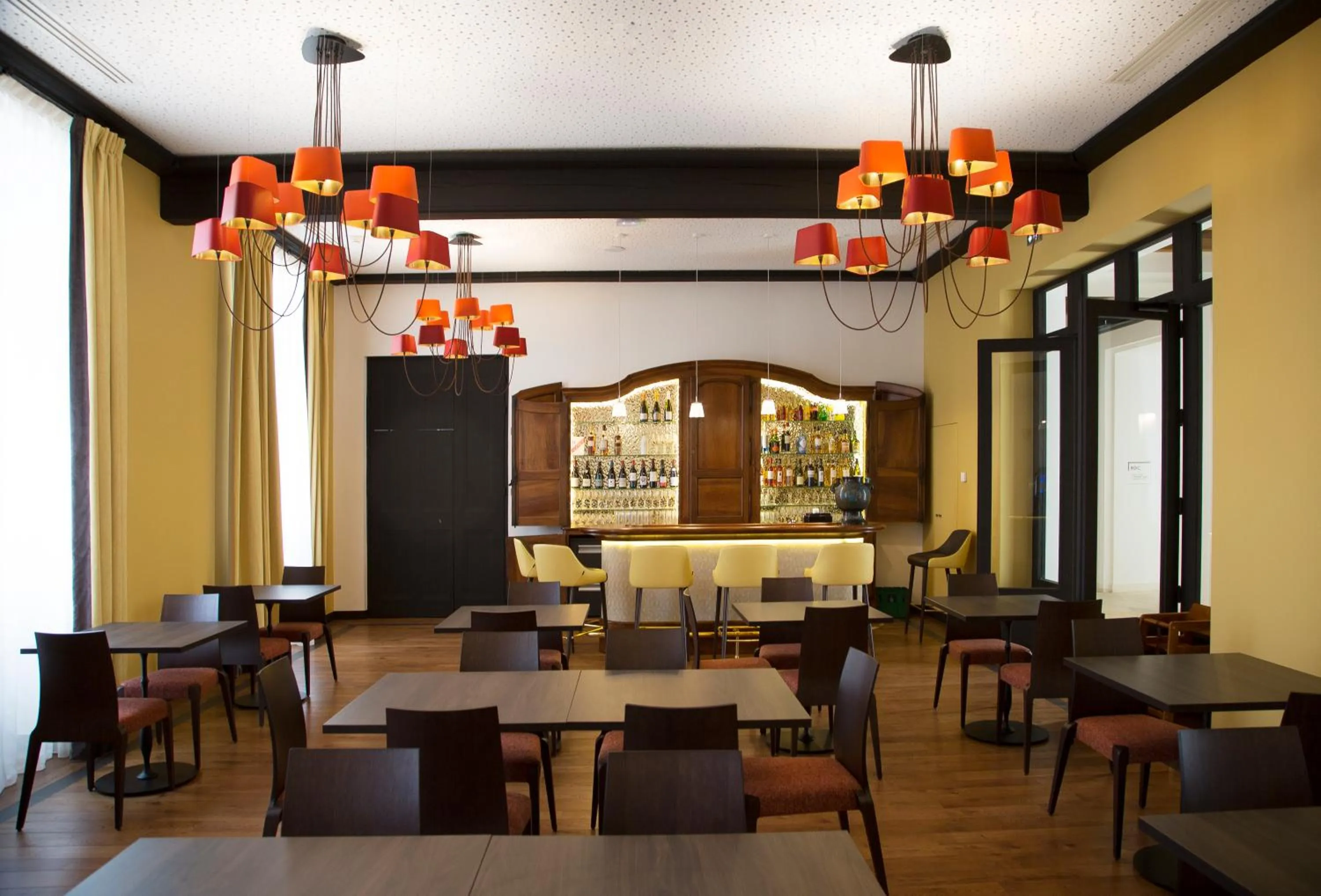 Restaurant/places to eat in College des Doctrinaires, Hôtel, Résidence et SPA