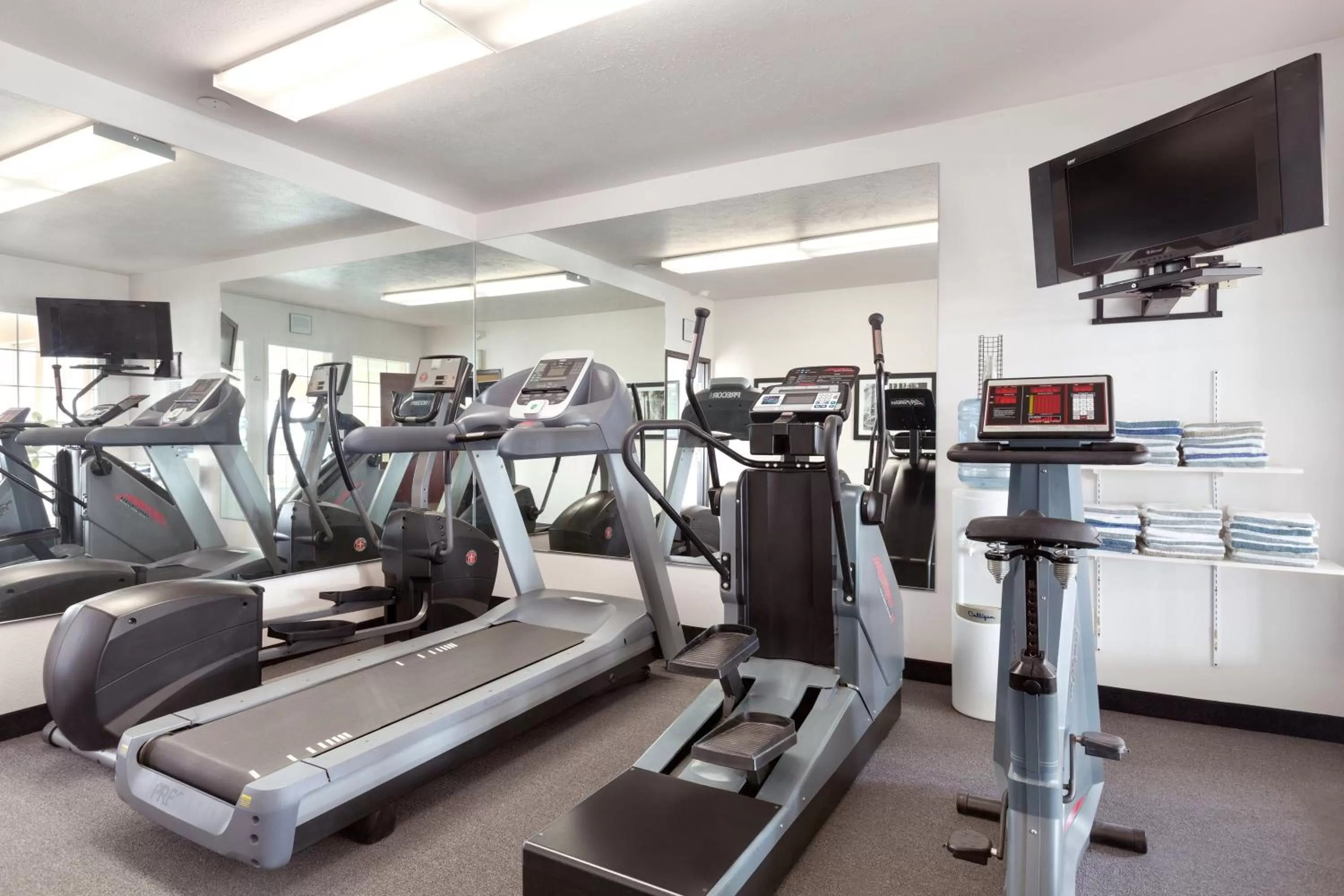 Fitness centre/facilities in Ramada by Wyndham Moses Lake