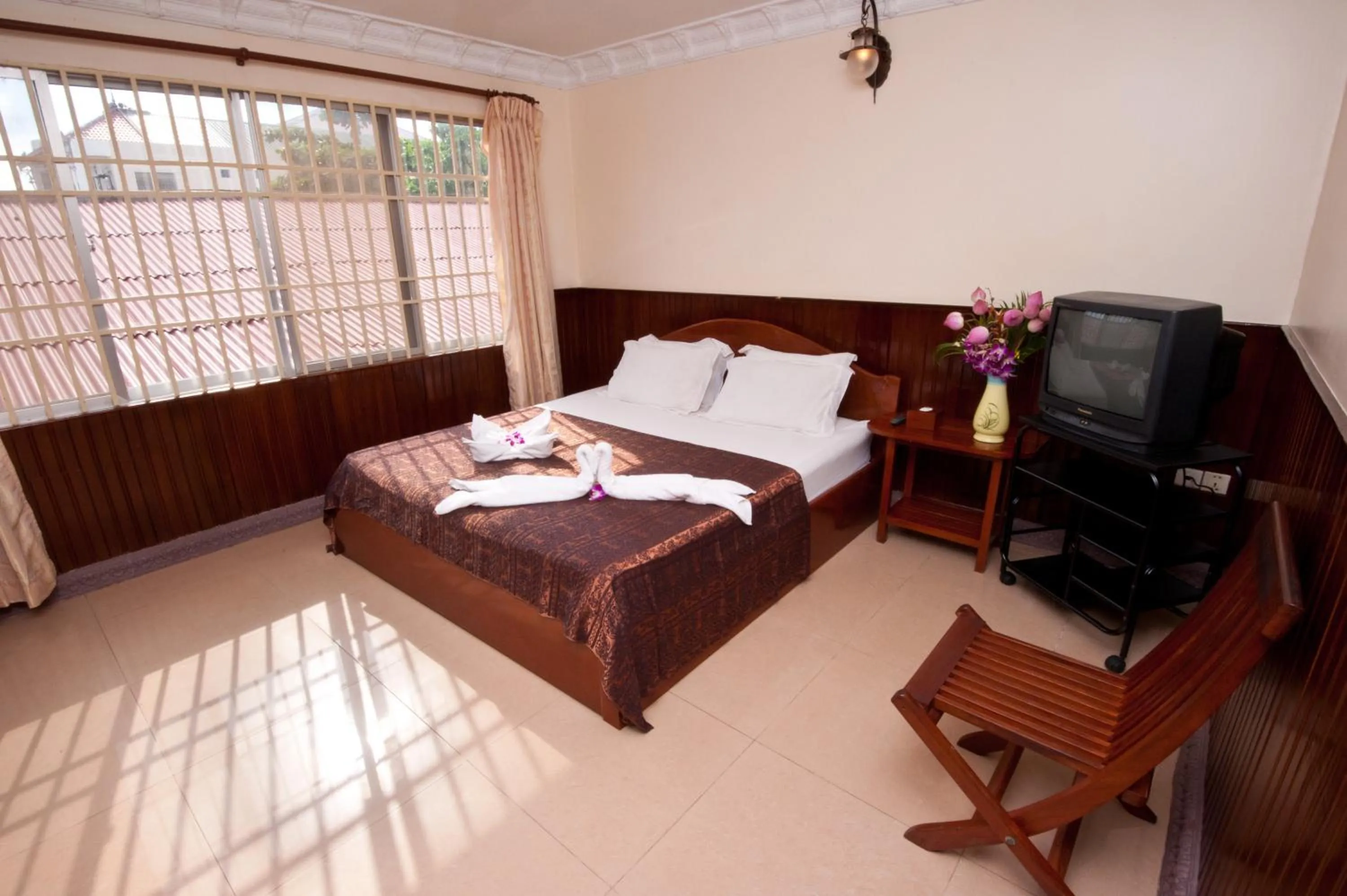 Bedroom, Bed in Okay Guesthouse Phnom Penh