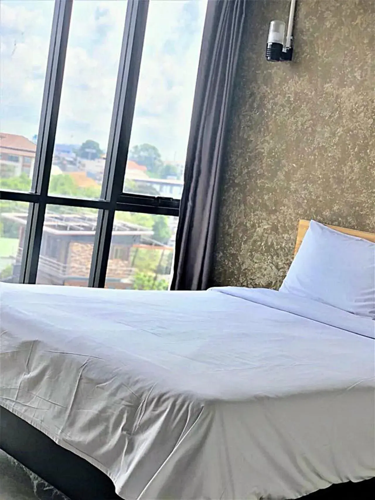 Standard Double Room in Izen Plus Budget Hotel & Residence Standard Double Room in Izen Plus Budget Hotel & Residence