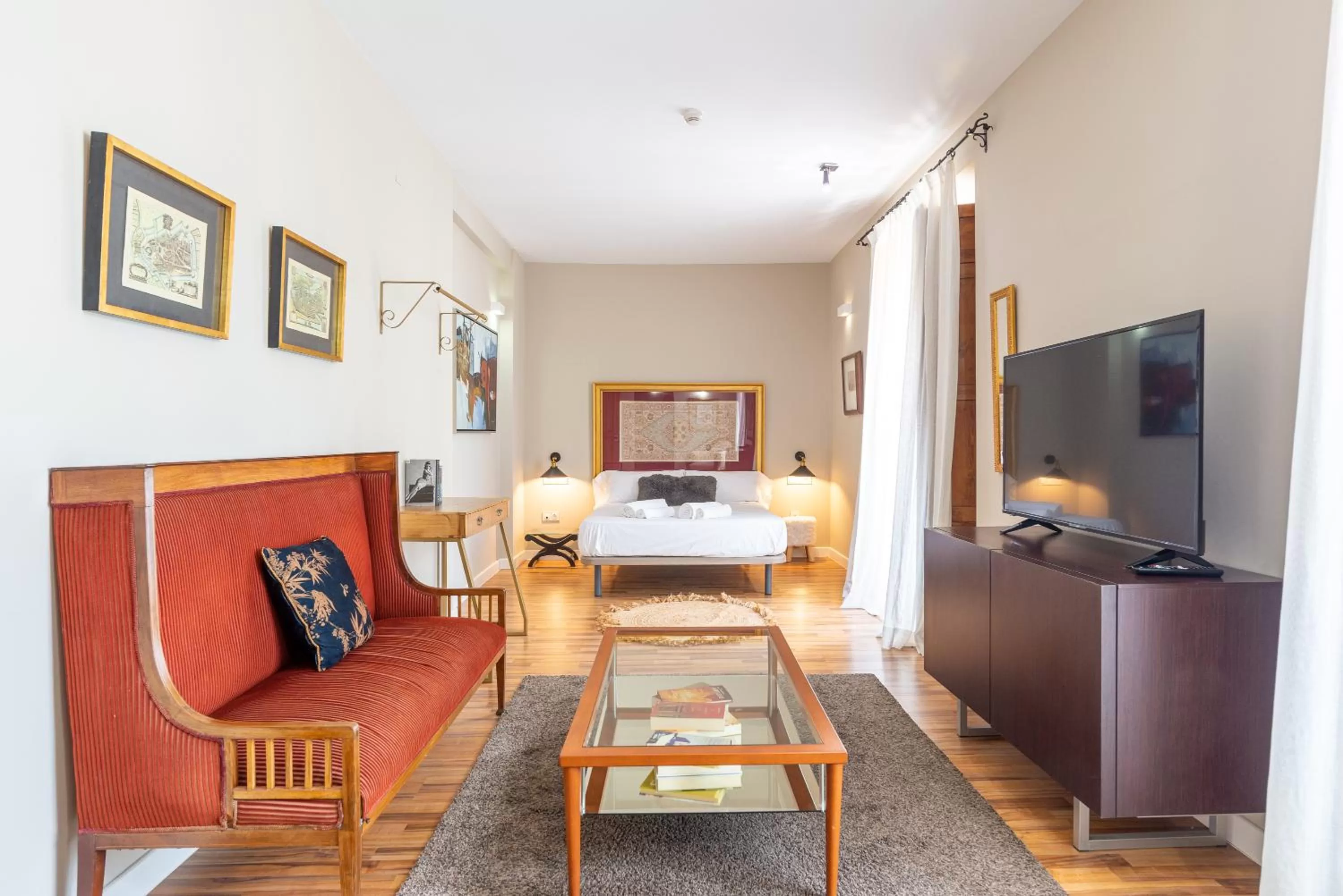 Bed in Hotel Albaicín