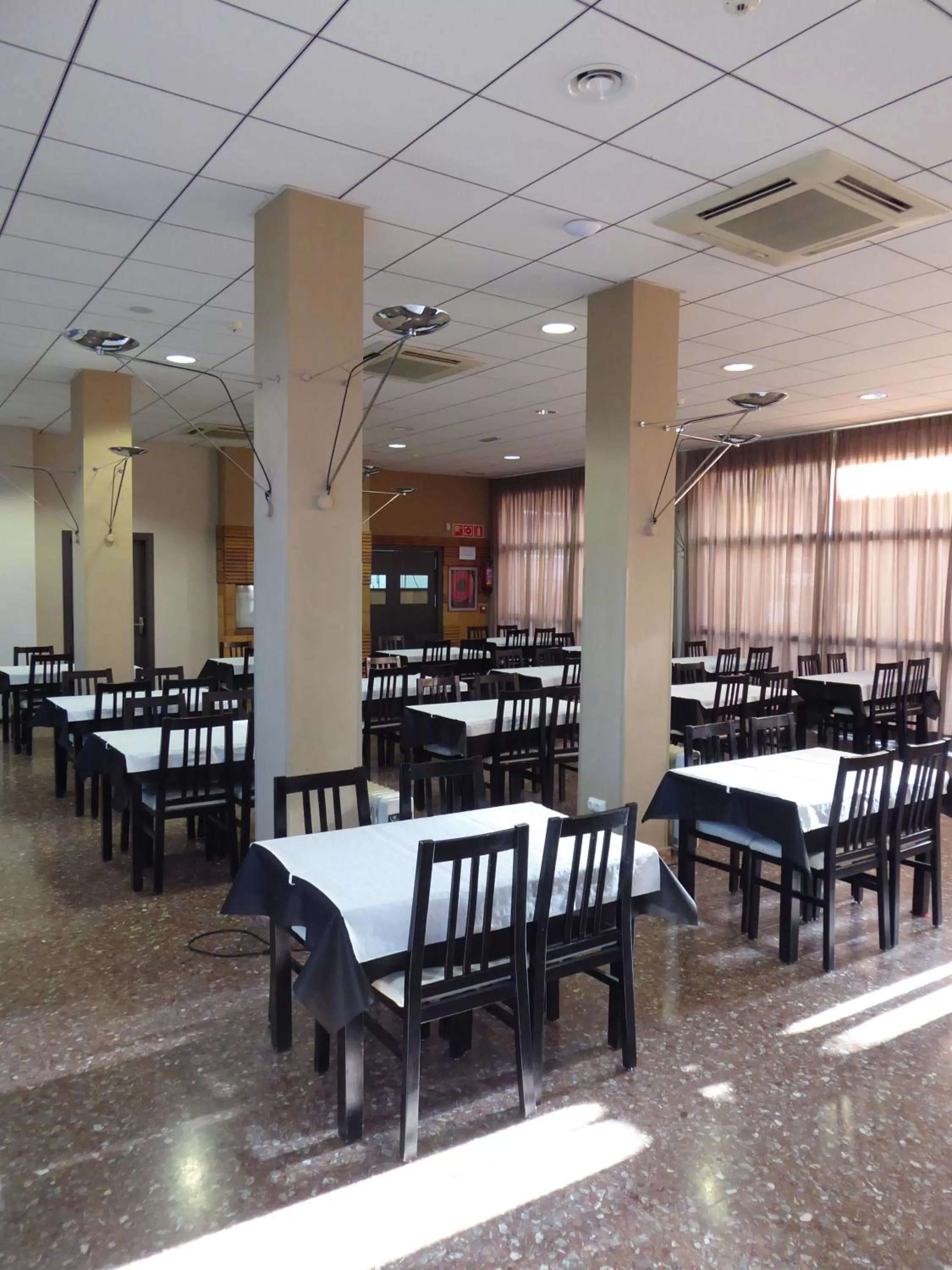 Lounge or bar in Hotel Pere III El Gran