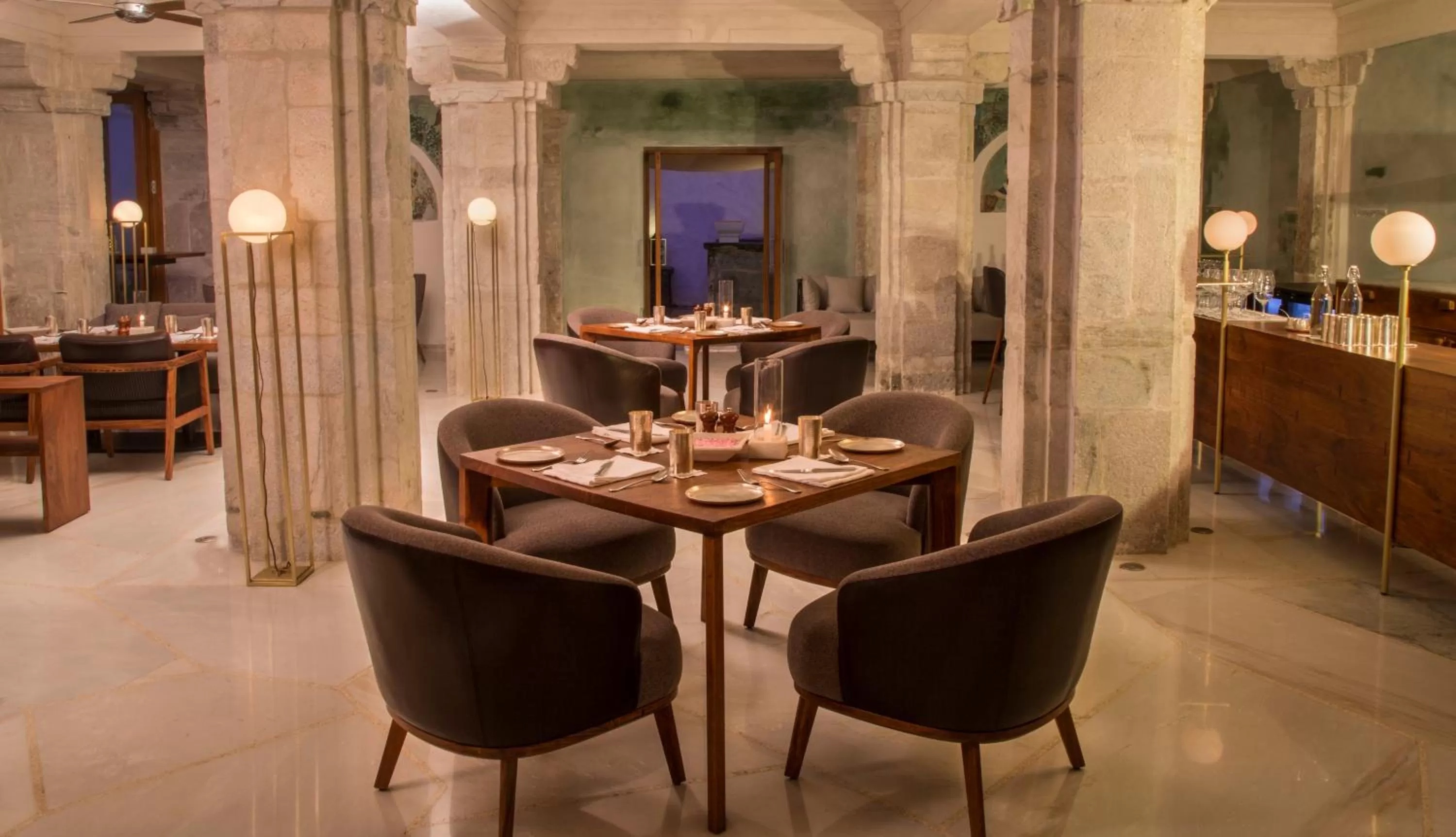 Restaurant/places to eat in RAAS Devigarh