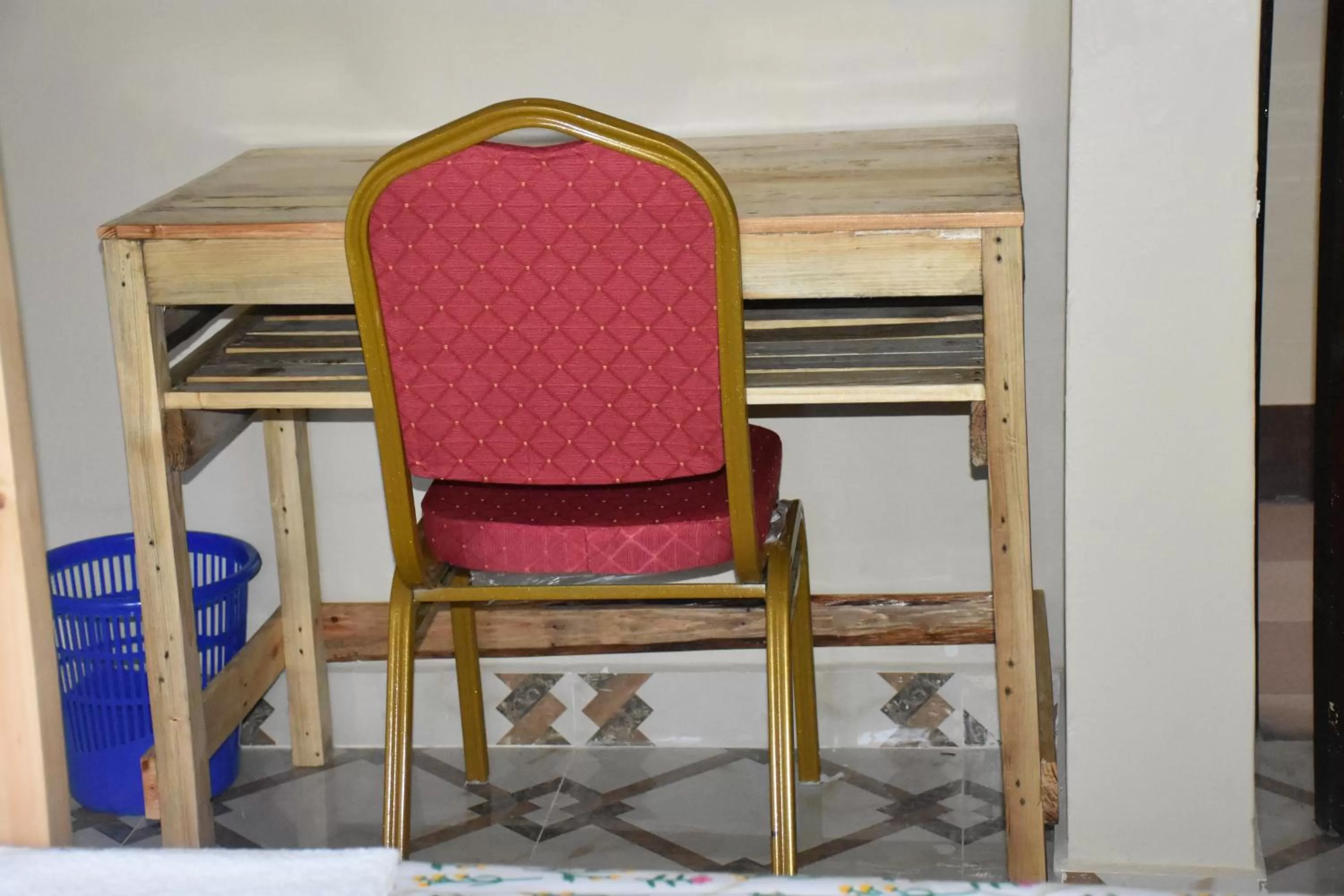 Seating area, Bunk Bed in L&J Modern Backpackers Kinondoni