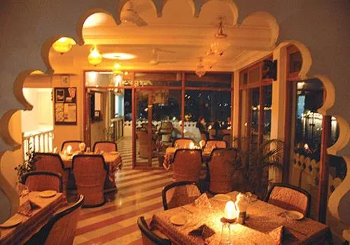 Restaurant/places to eat in Jaiwana Haveli