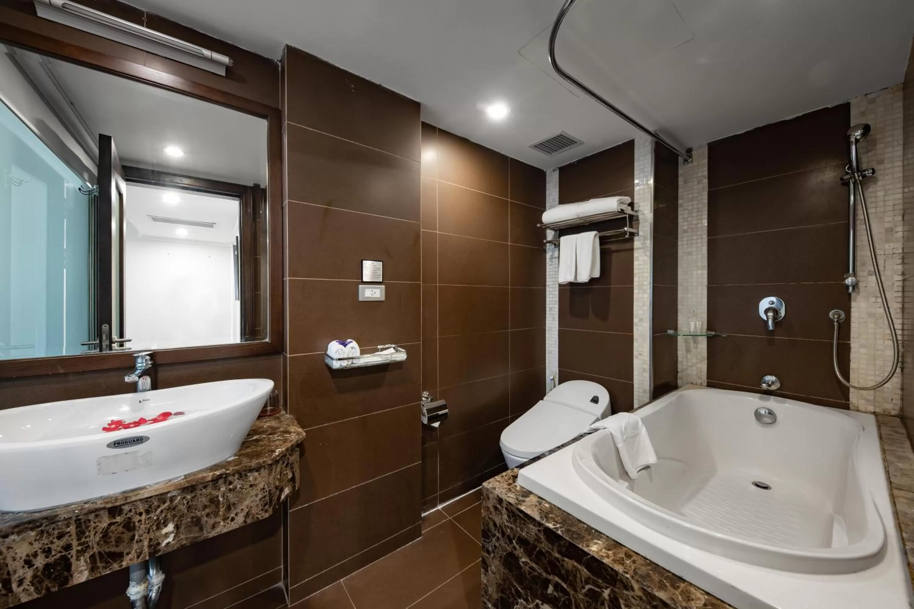 Toilet in Beryl Charm Hotel and Spa