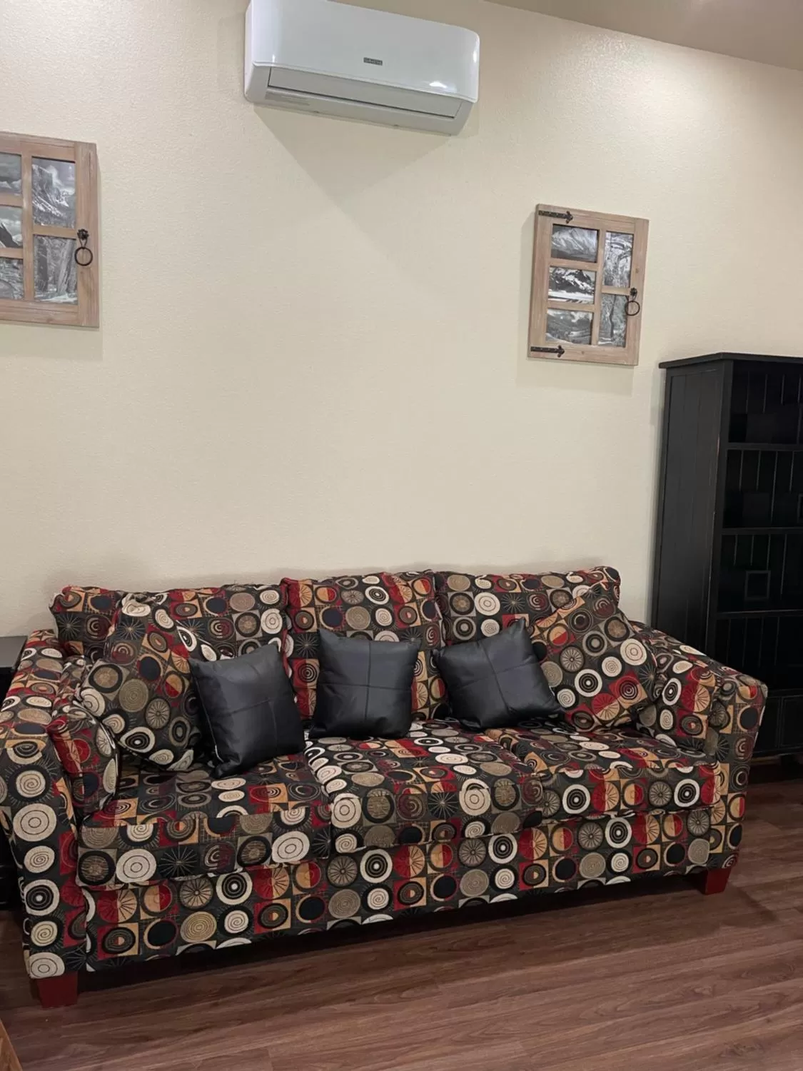 Living room in All Seasons Treehouse Village