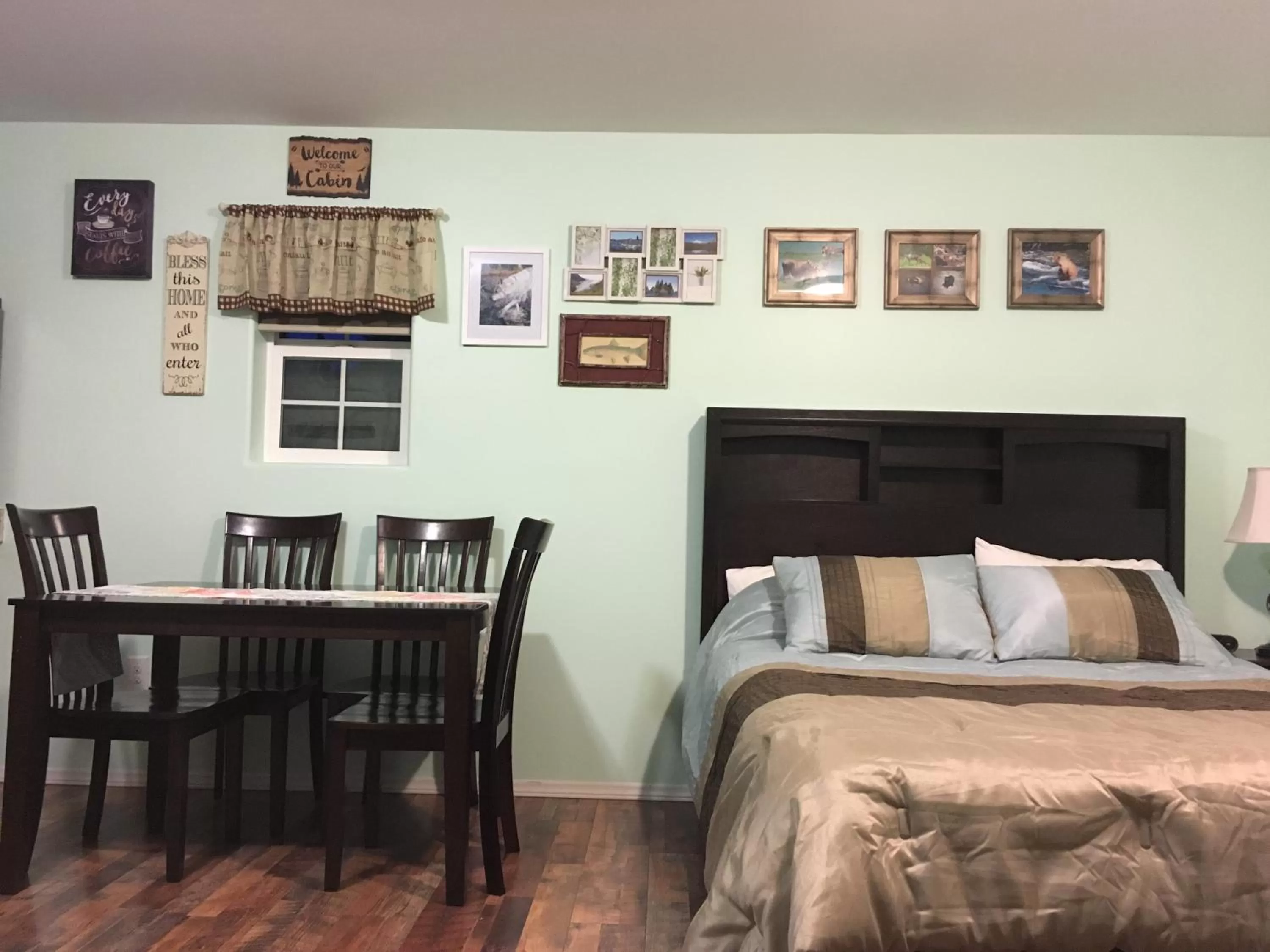 Bed in Grace and Bill's Freedom Hills B&B