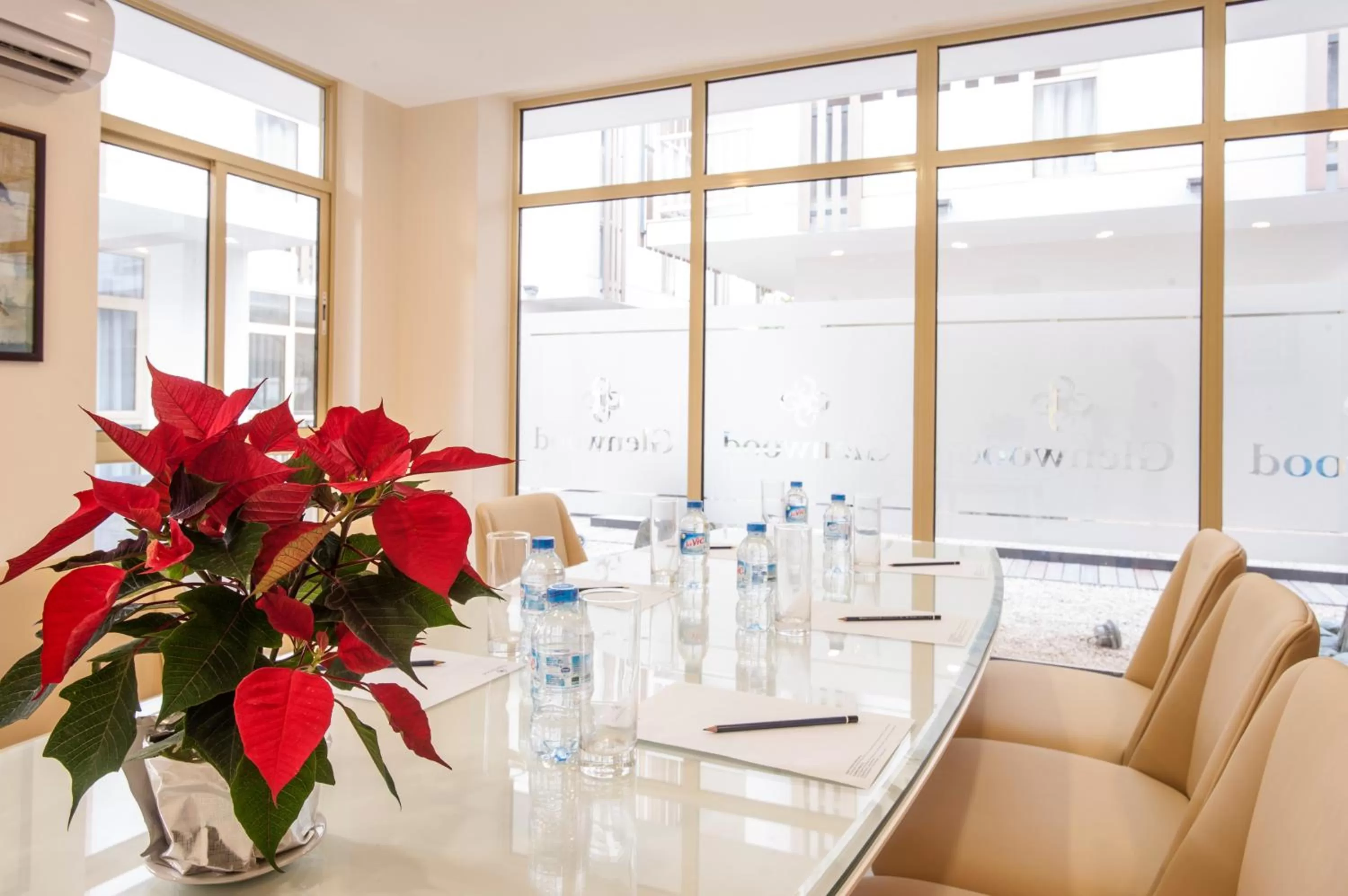 Decorative detail in Glenwood City Resort