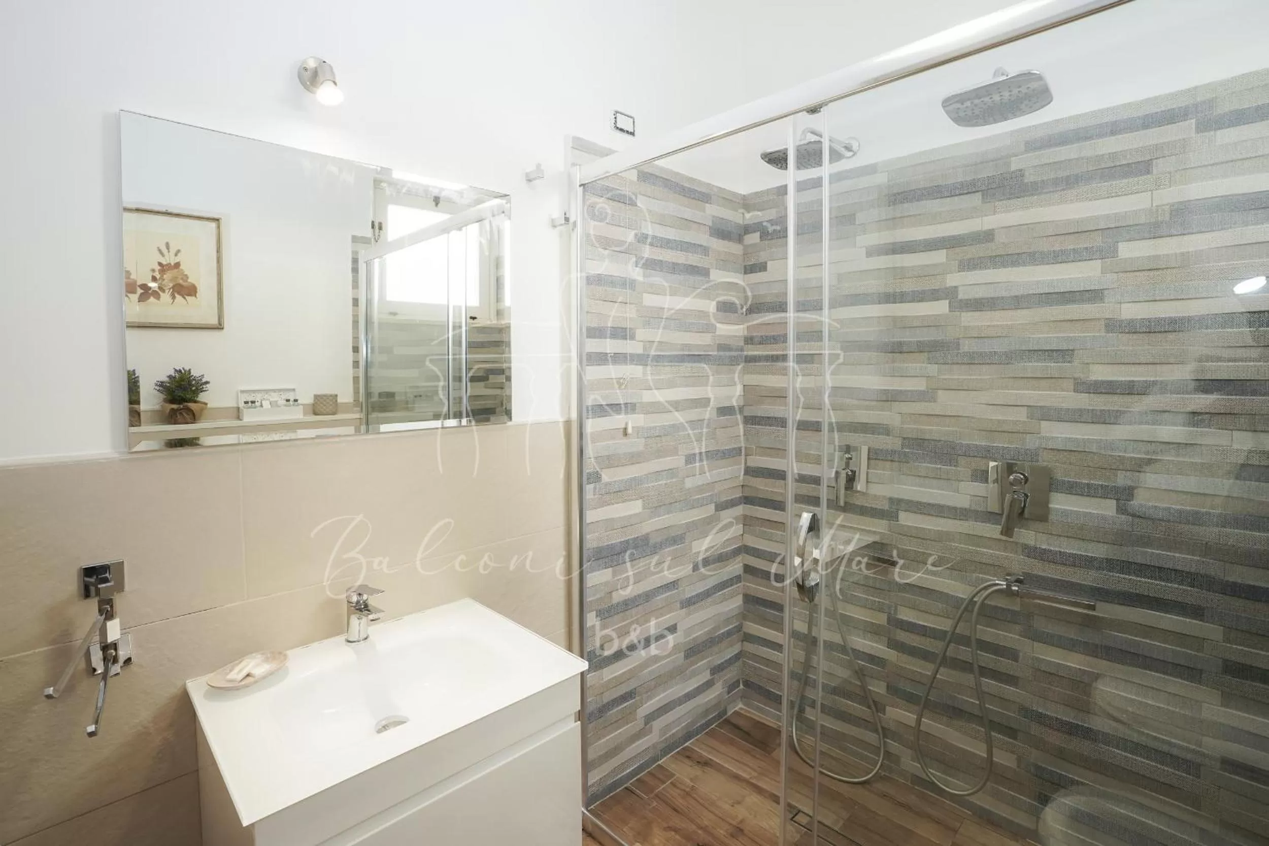 Shower in Balconi sul mare