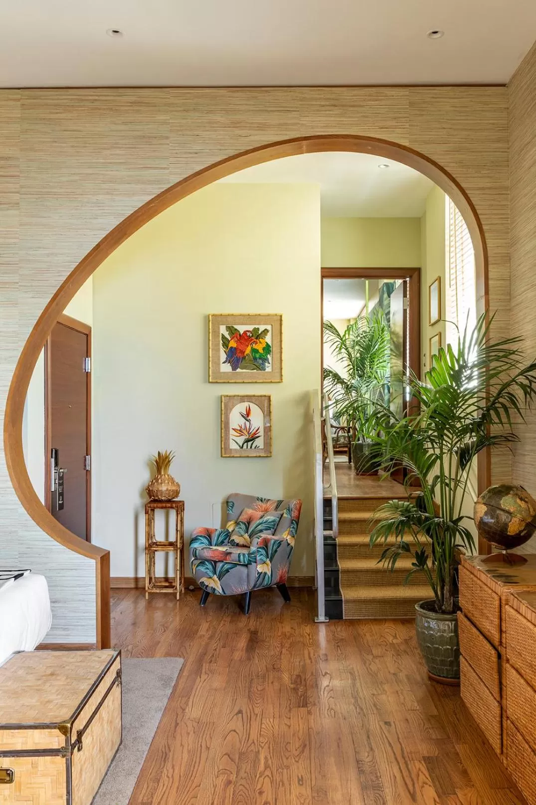 Decorative detail in Pelican Hotel