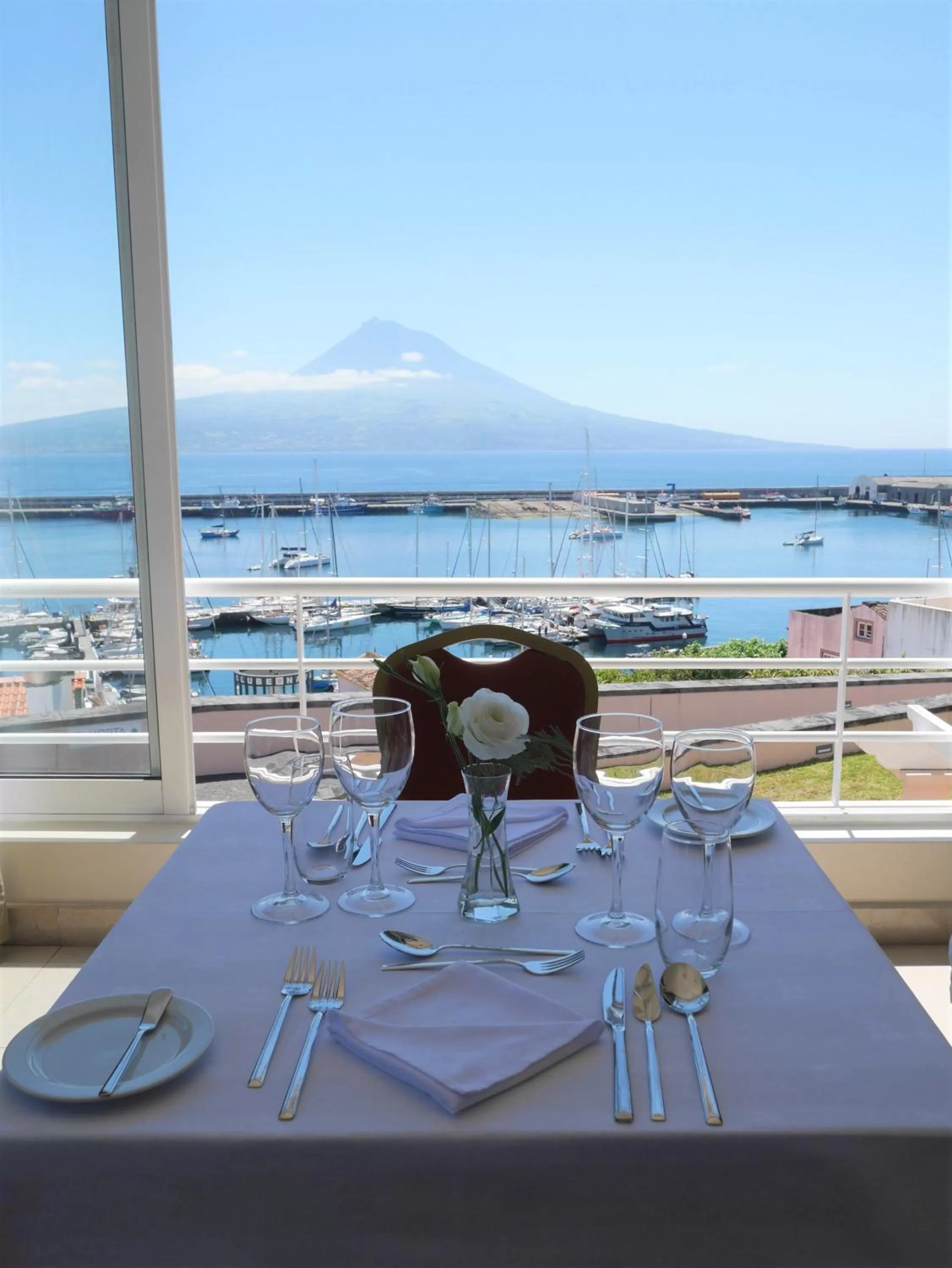 Restaurant/places to eat in Azoris Faial Garden – Resort Hotel