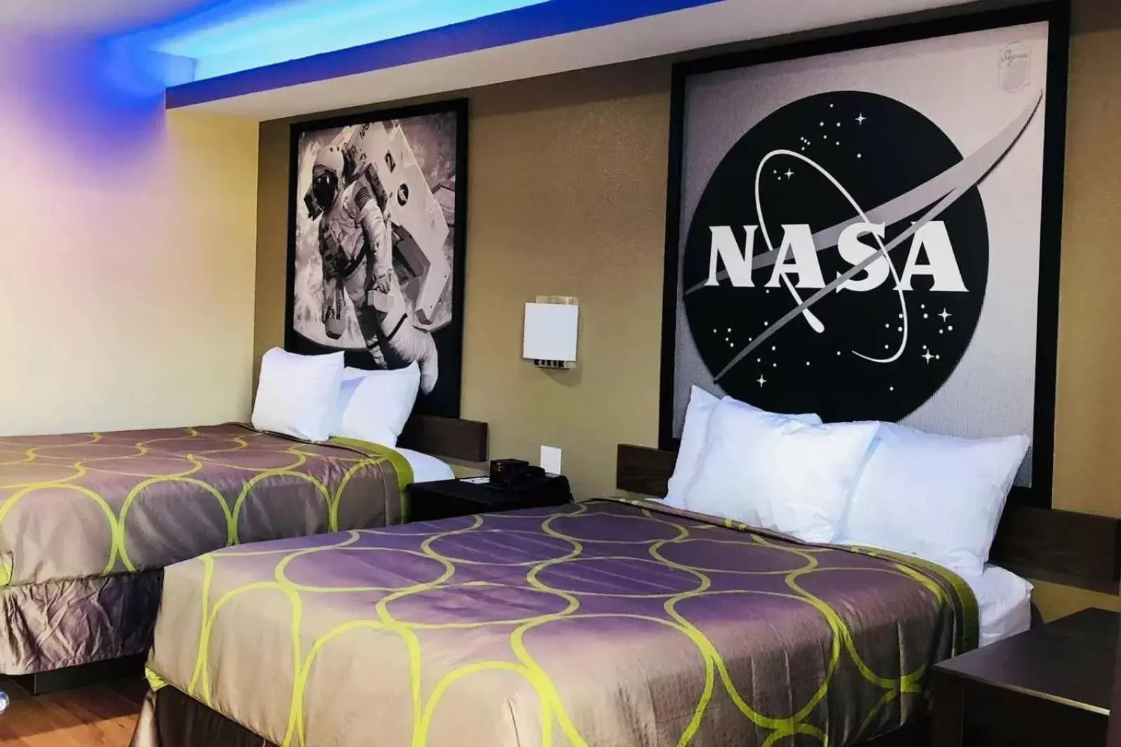 2 Queen Beds, Deluxe, Mobility/Hearing Accessible Room, Roll-In Shower, Non-Smoking in Super 8 by Wyndham Houston Northwest Cypress 2 Queen Beds, Deluxe, Mobility/Hearing Accessible Room, Roll-In Shower, Non-Smoking in Super 8 by Wyndham Houston Northwest Cypress