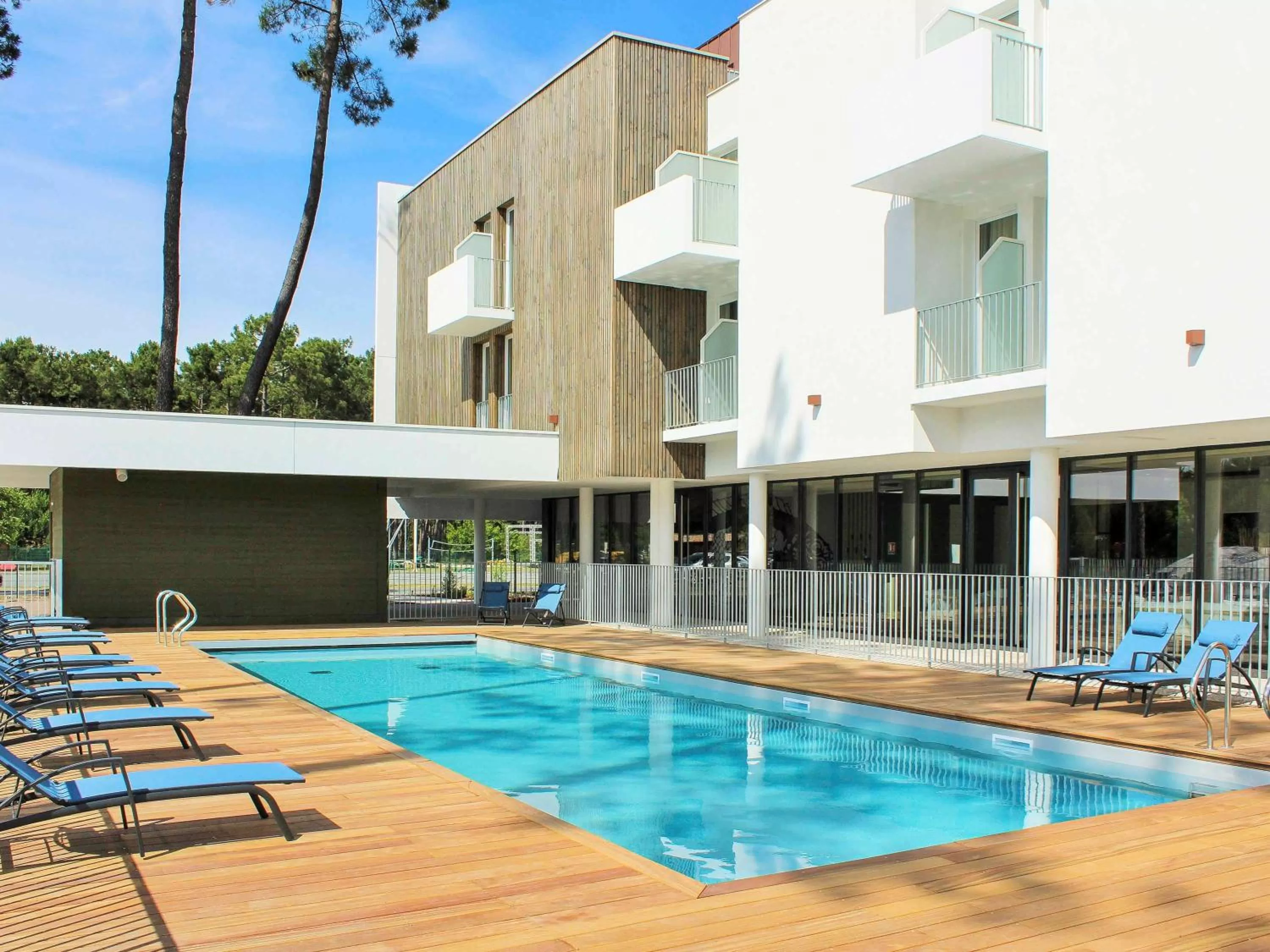 Property building in ibis Styles Arcachon Gujan Mestras