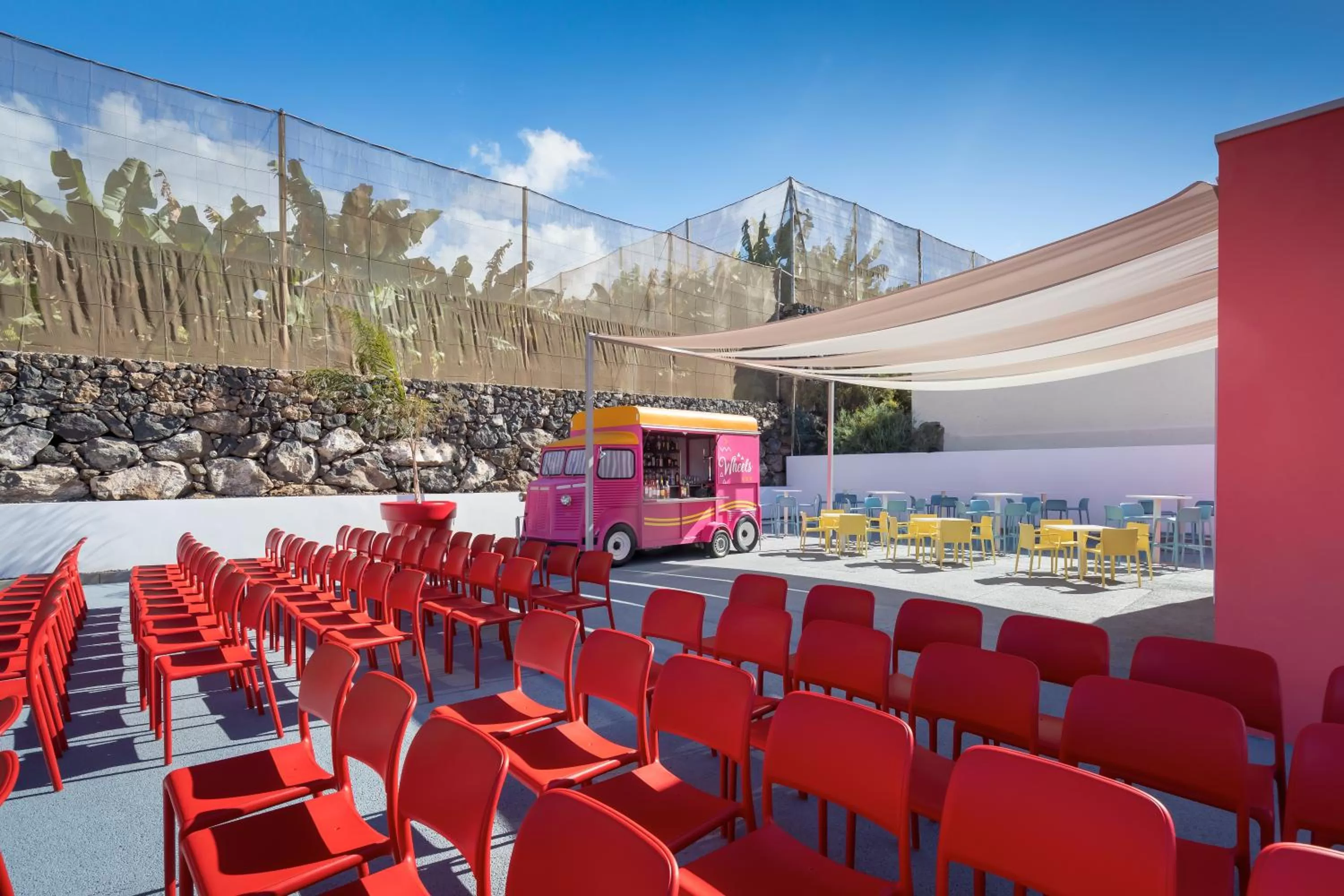 Entertainment in Allegro Isora