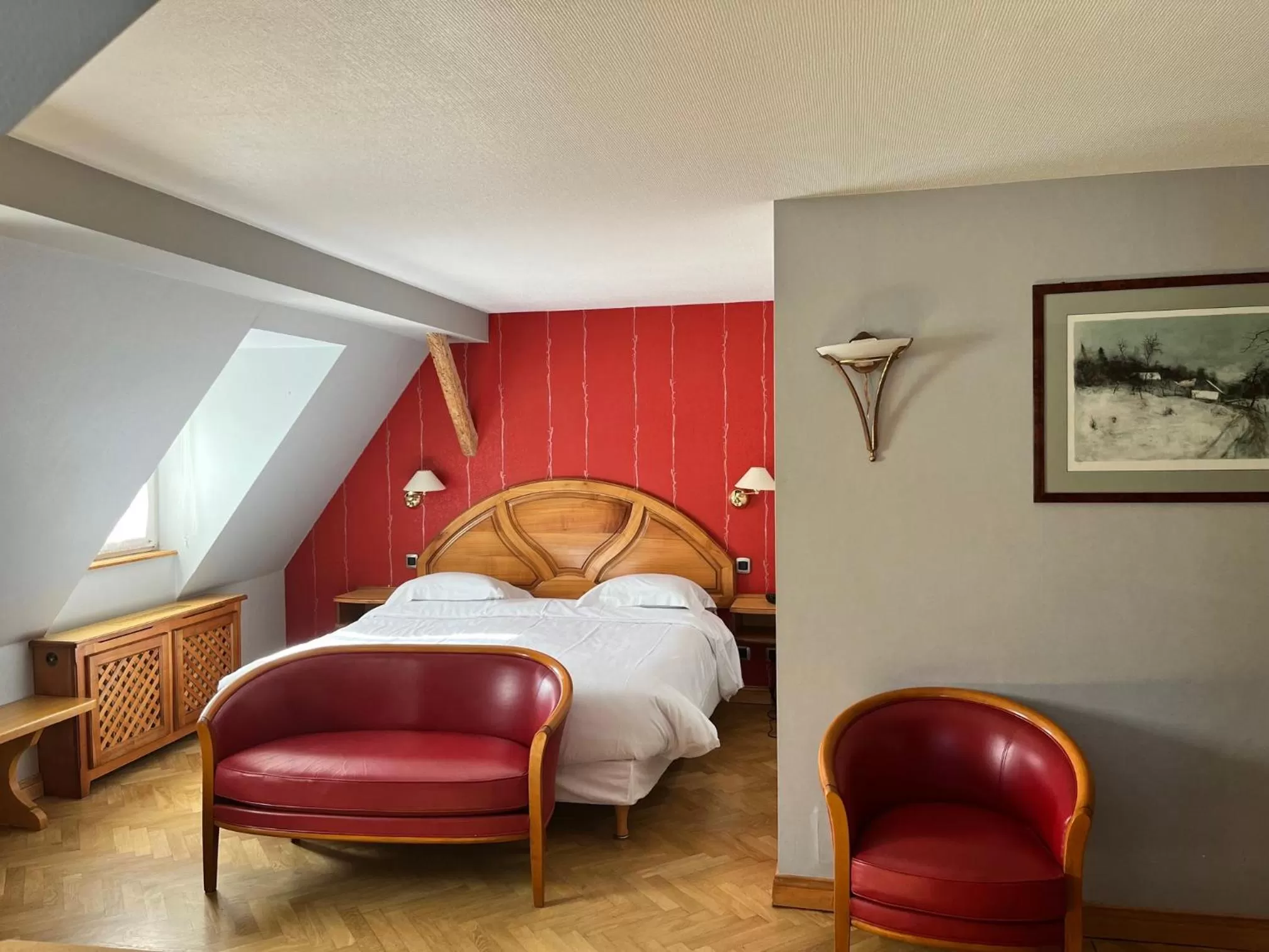 Property building, Bed in Logis Hôtel Restaurant Au Cerf d'Or