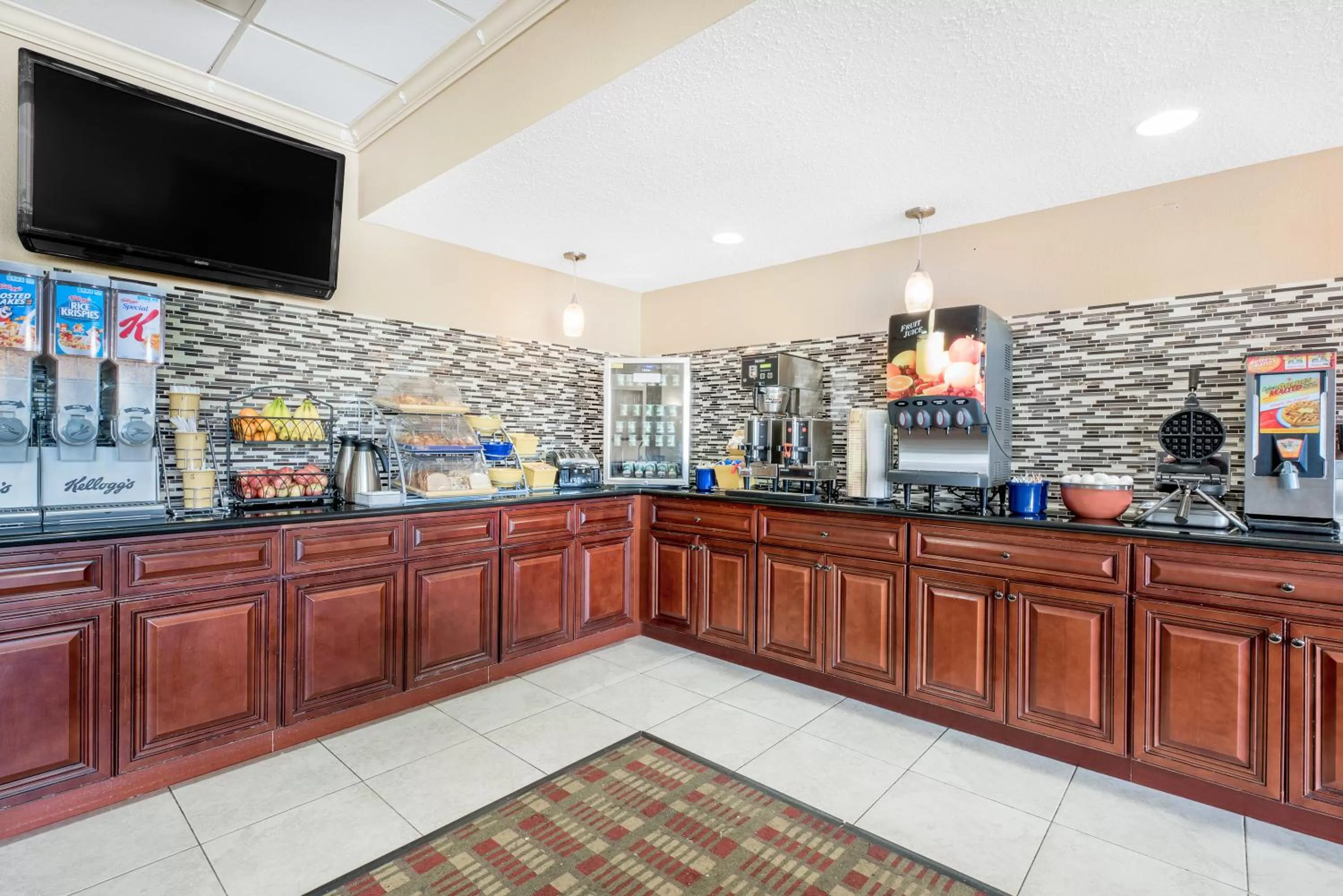 Continental breakfast in Days Inn & Suites by Wyndham York