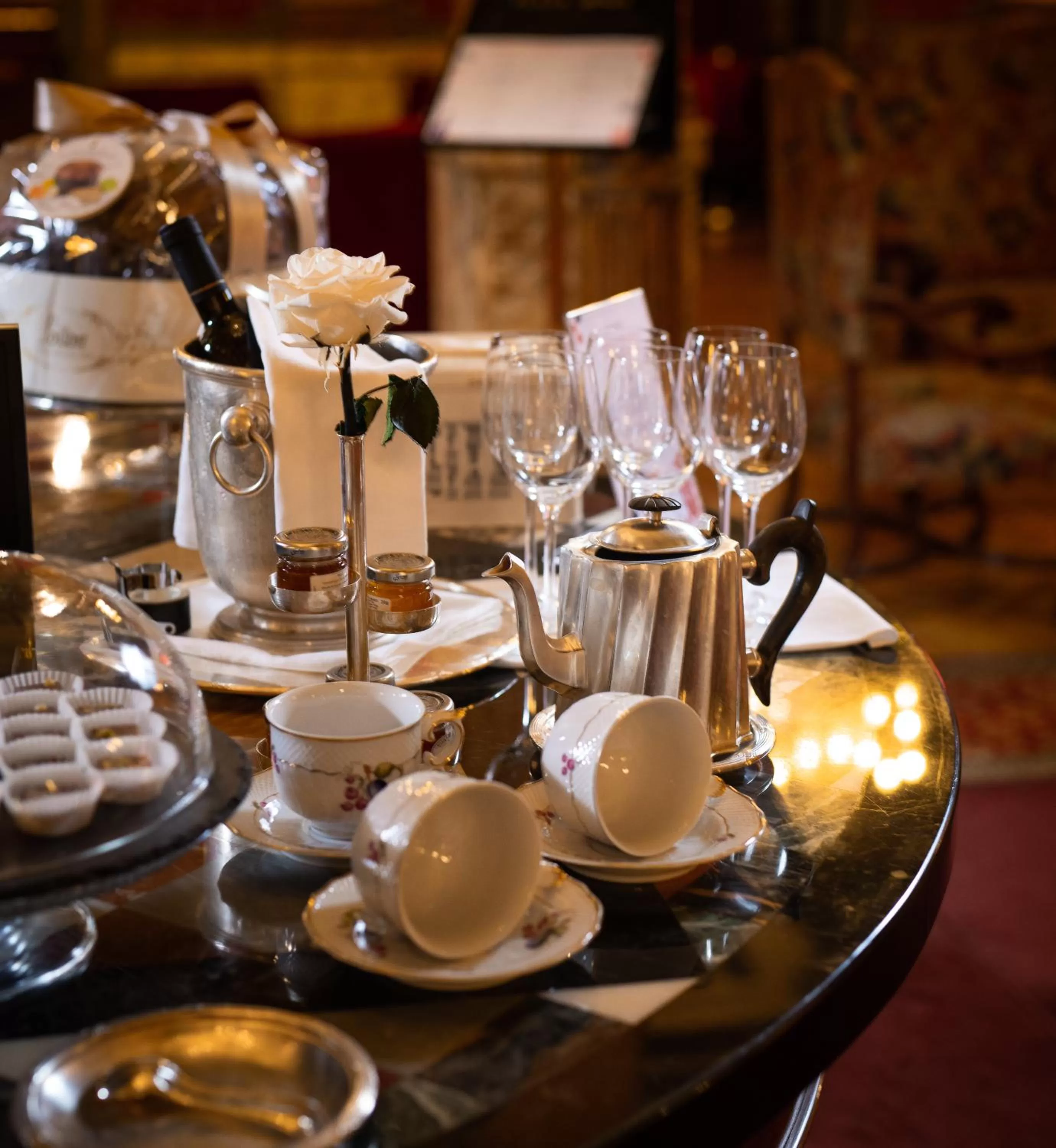 Drinks in Grand Hotel Plaza