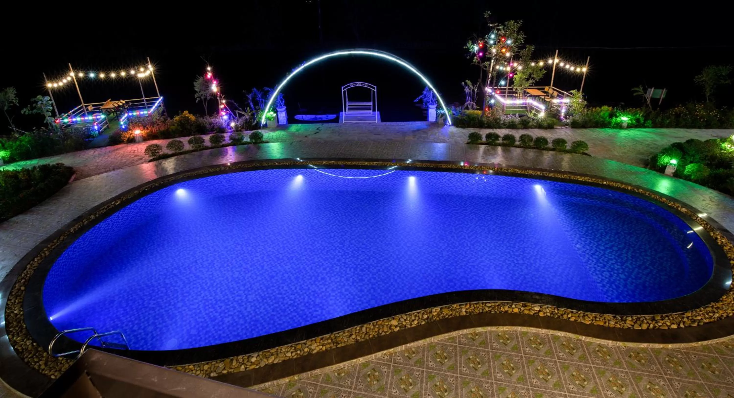Swimming Pool in HoangLong Riverside Homestay