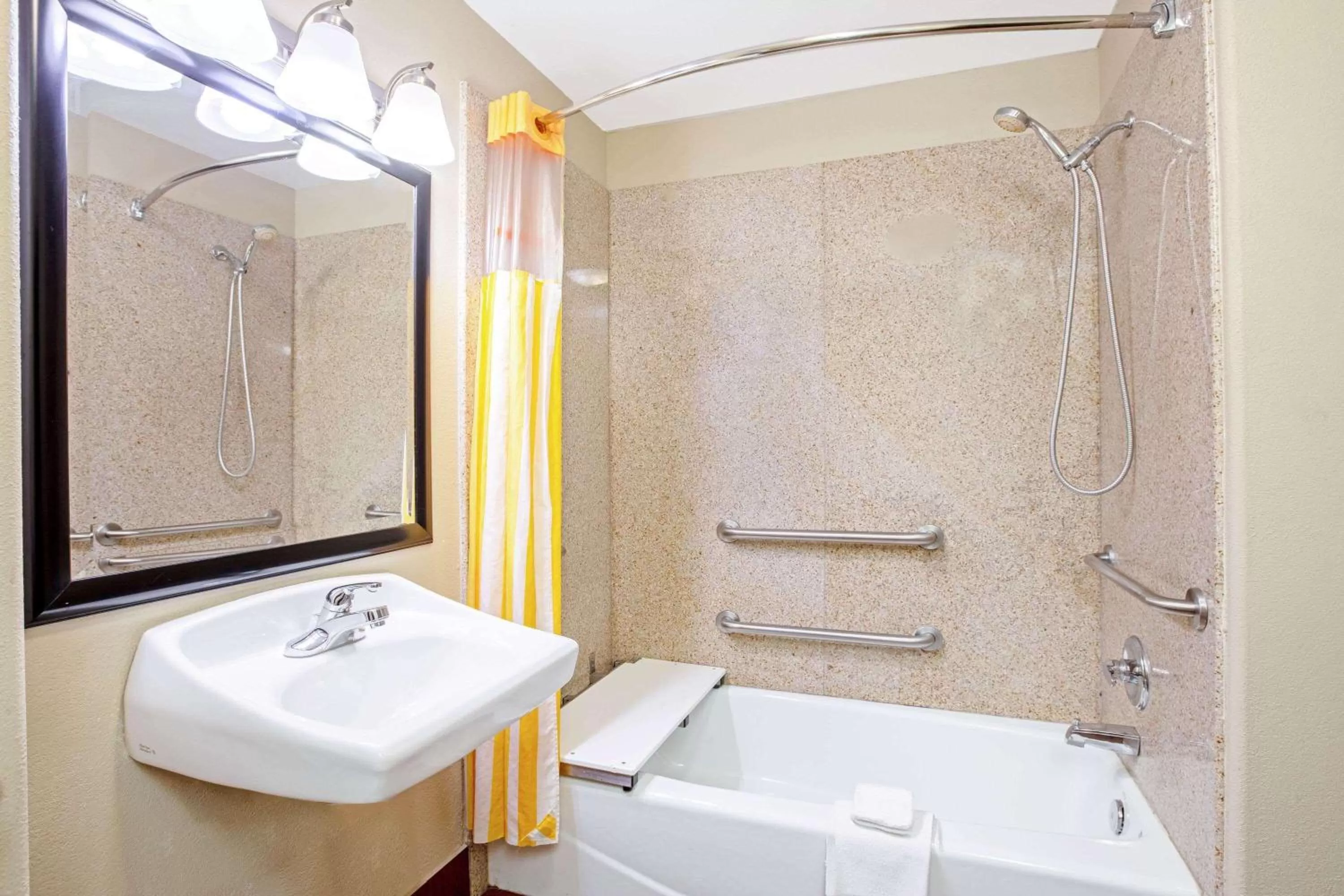 Bathroom in La Quinta by Wyndham Corpus Christi Airport