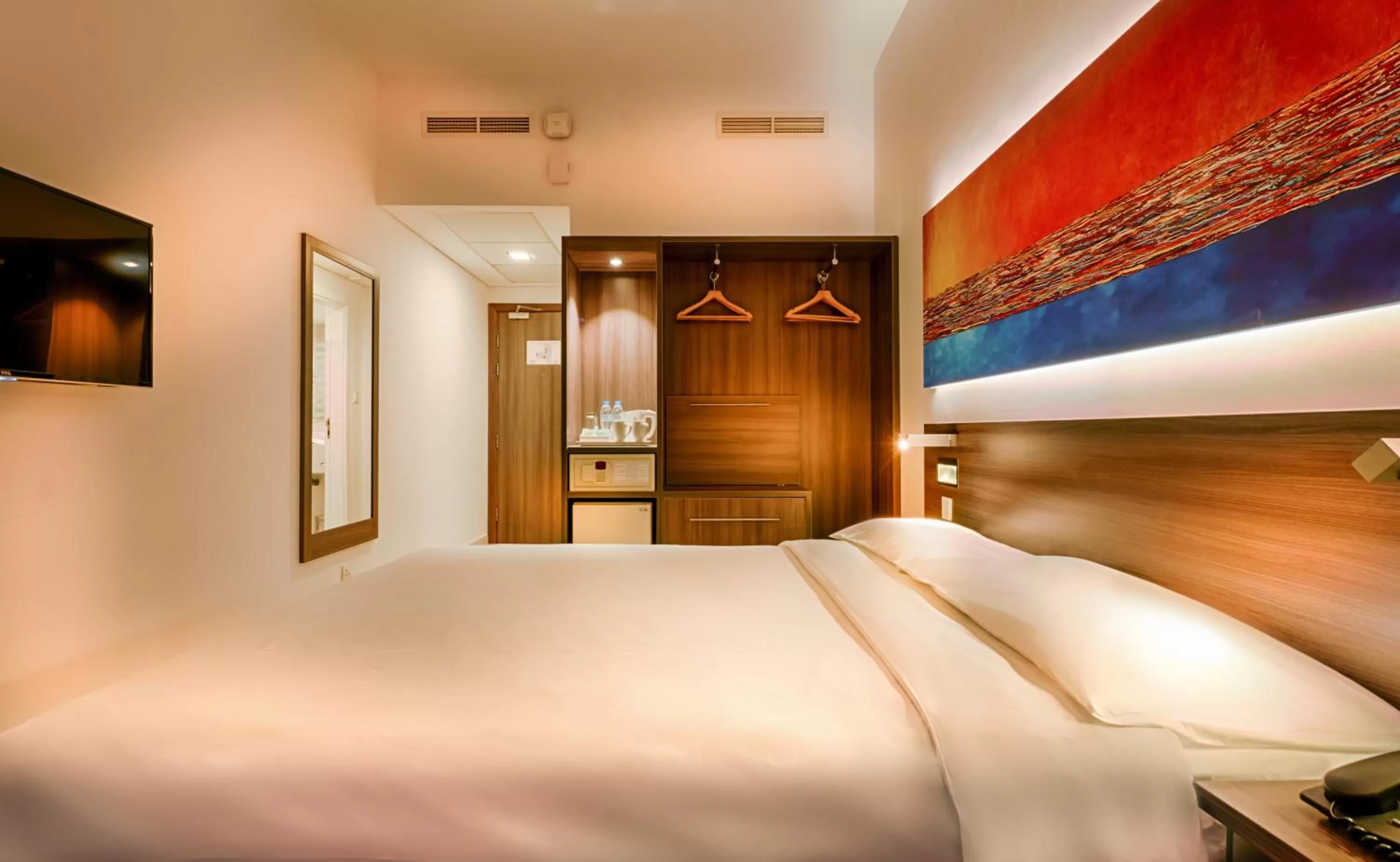 Bedroom, Bed in Citymax Hotel Al Barsha at the Mall
