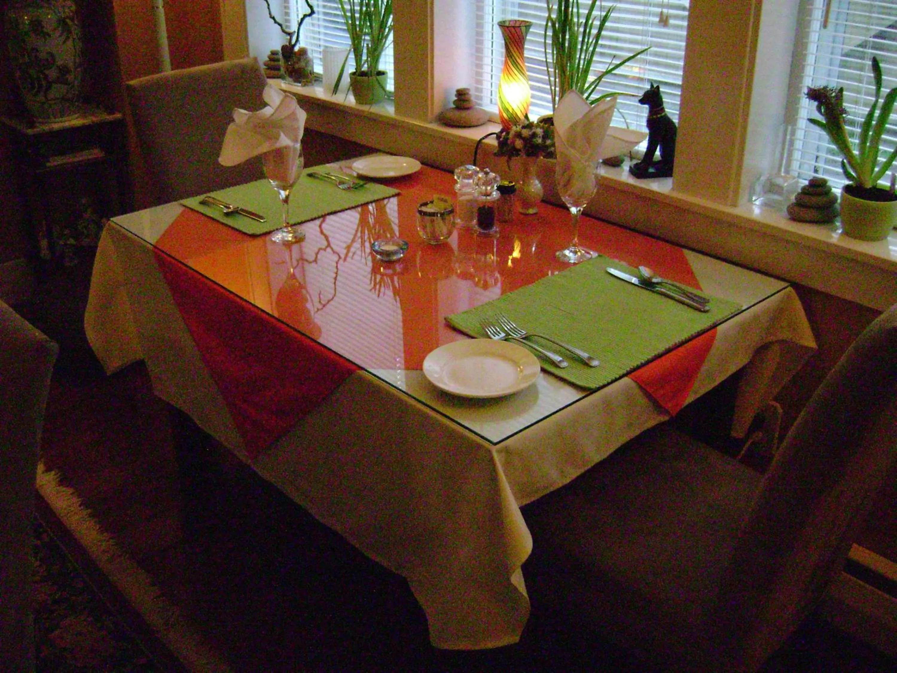 Restaurant/places to eat in Lakelawn B&B and Motel