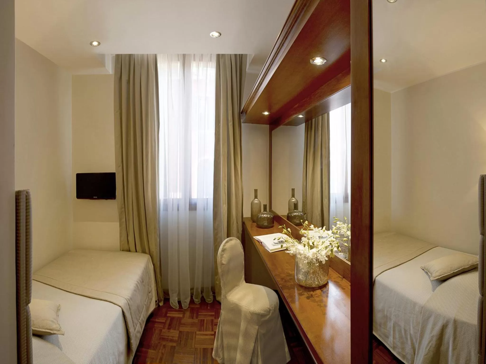 Photo of the whole room, Bed in Hotel Campiello