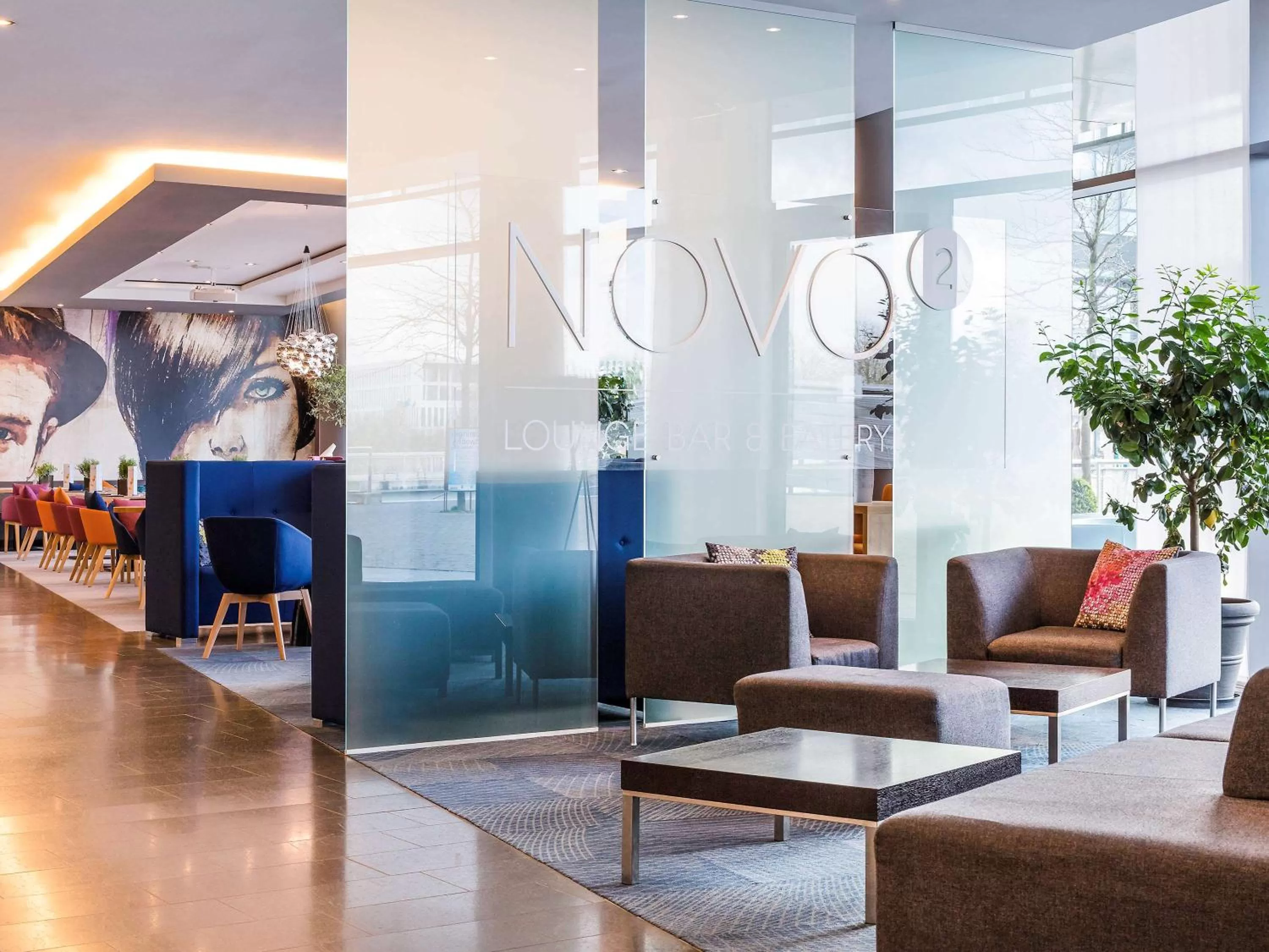 Lounge or bar in Novotel München Messe