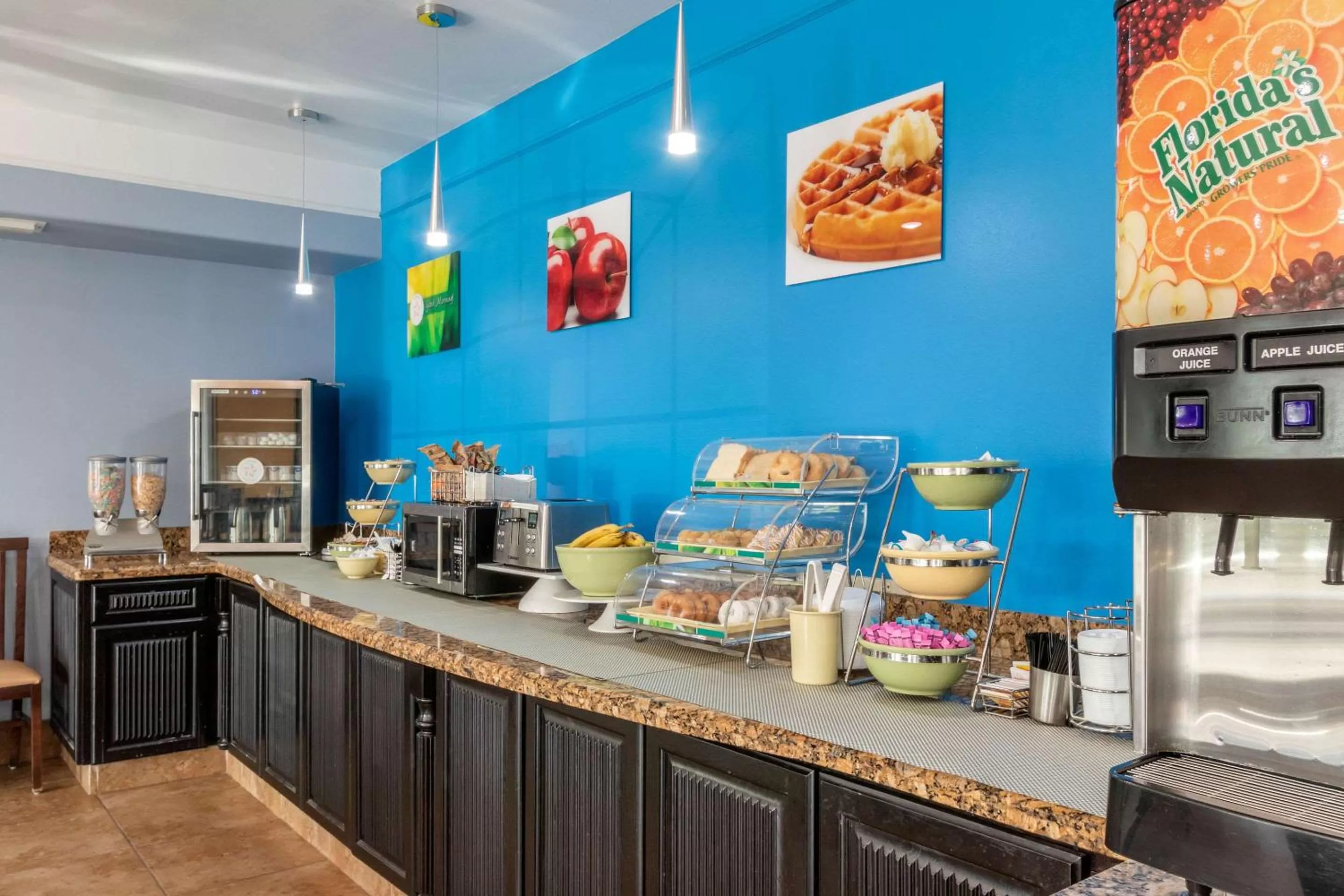 Restaurant/places to eat in Quality Inn & Suites at The Outlets Mercedes-Weslaco