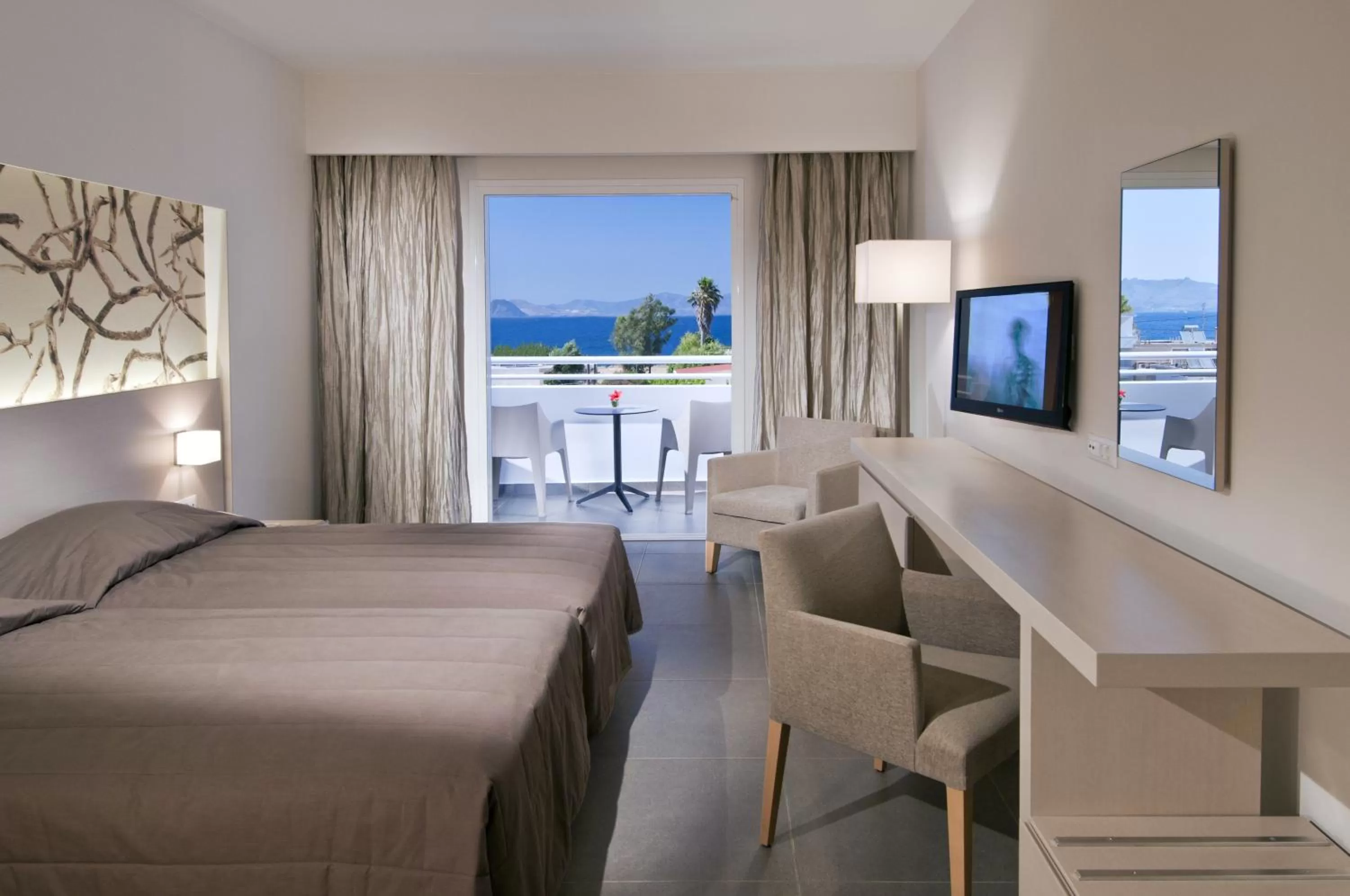 Bedroom, Bed in Platanista Hotel