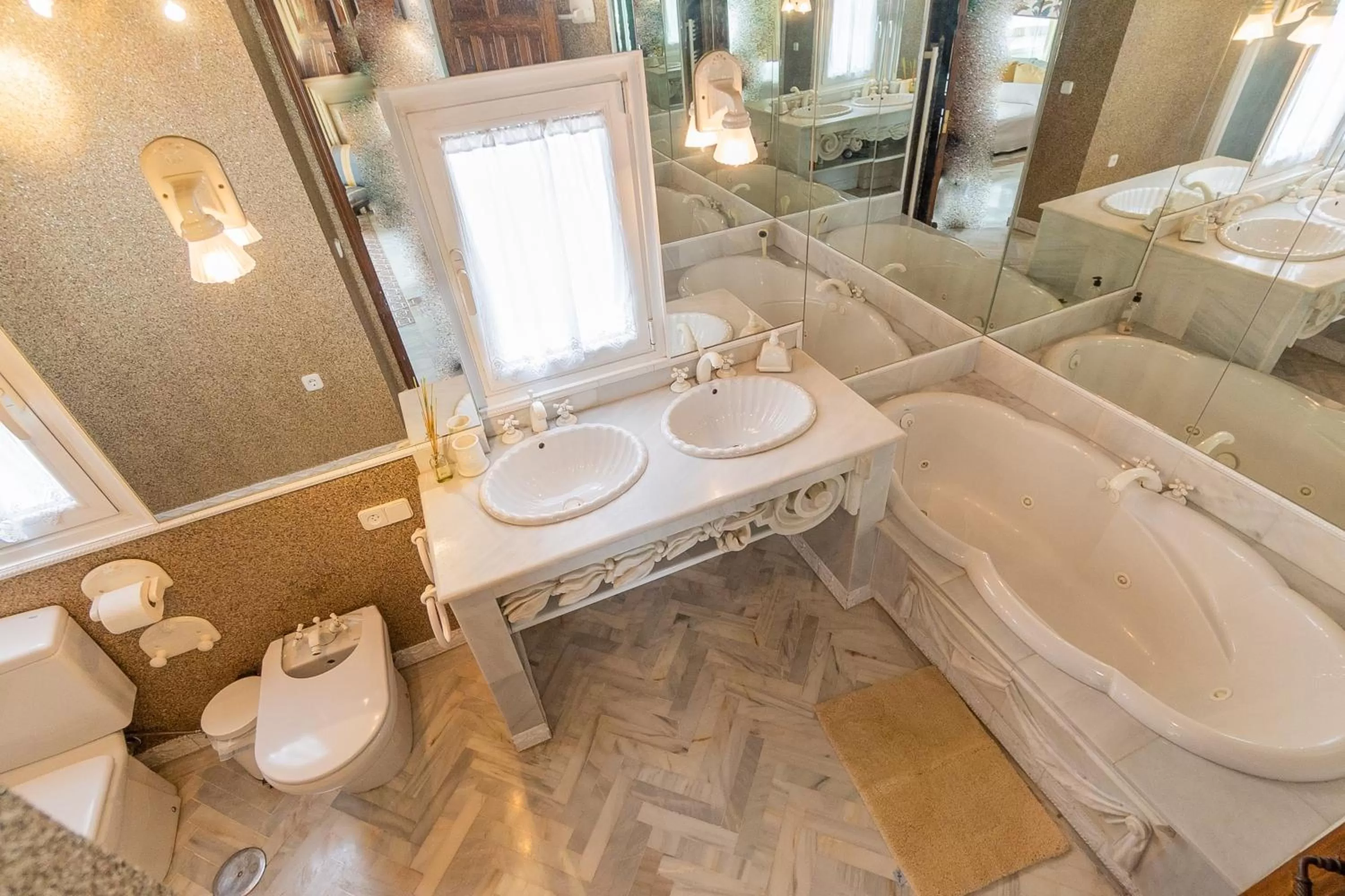 Bathroom in SUAY APARTMENTS