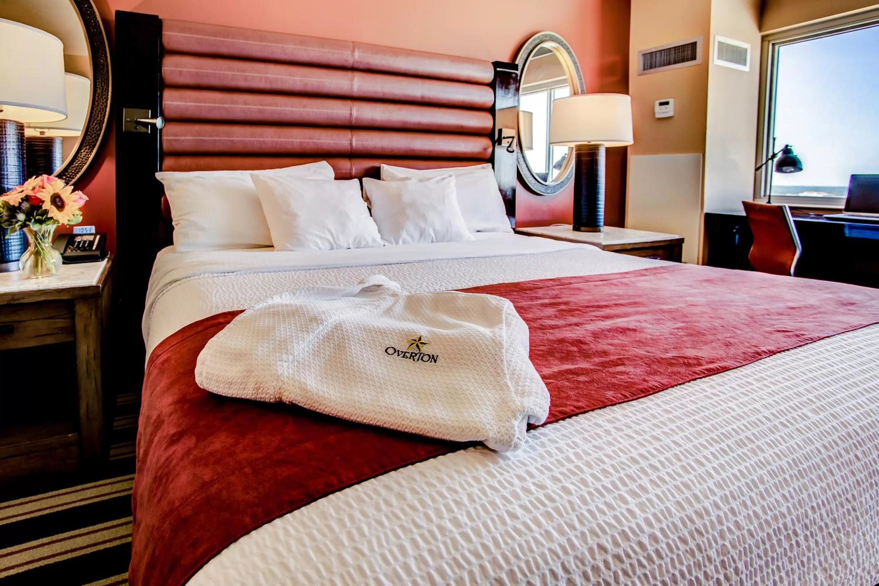 Bed in Overton Hotel and Conference Center