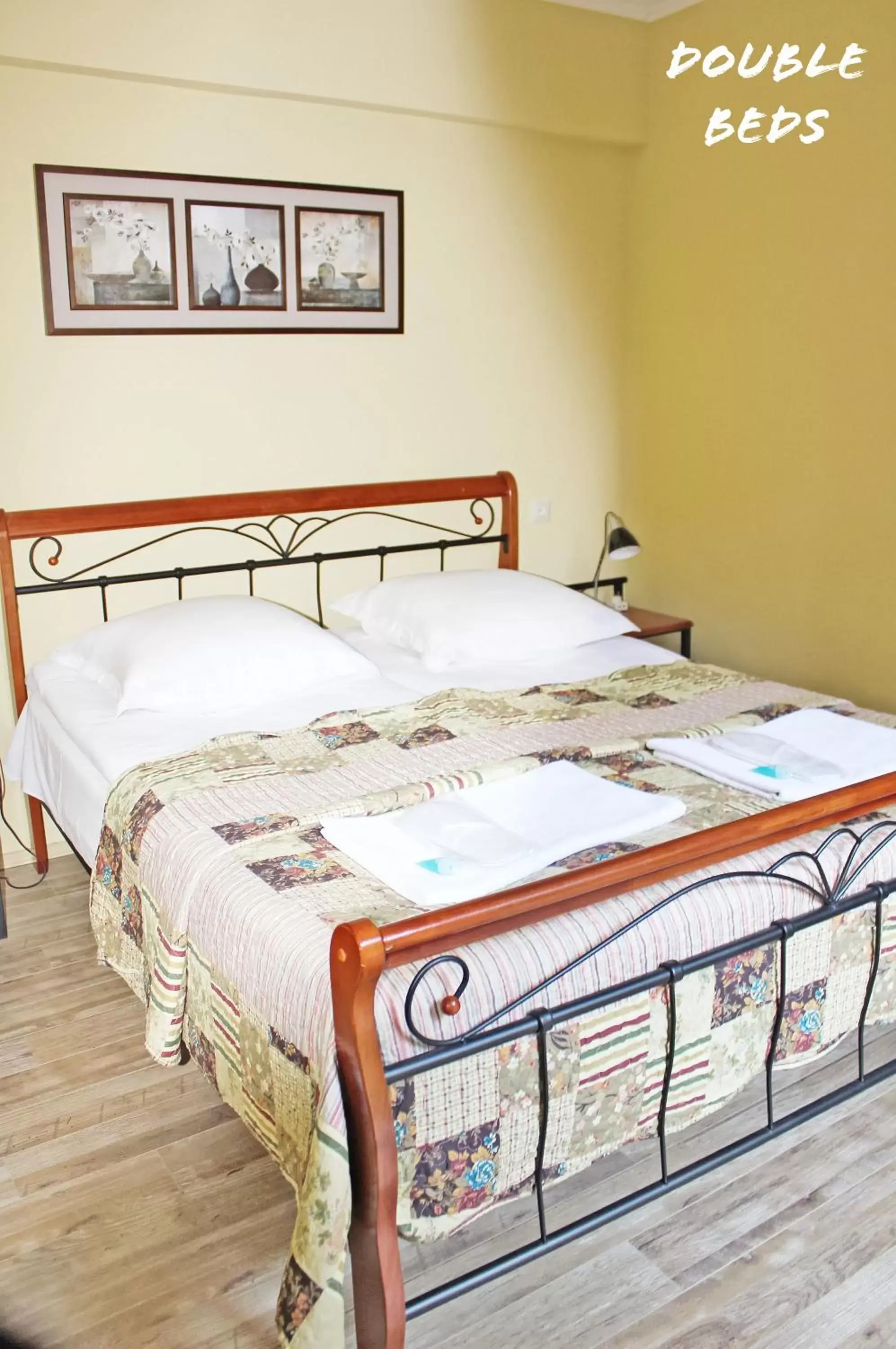 Double Room with Private Bathroom in Red Fox Guesthouse Double Room with Private Bathroom in Red Fox Guesthouse