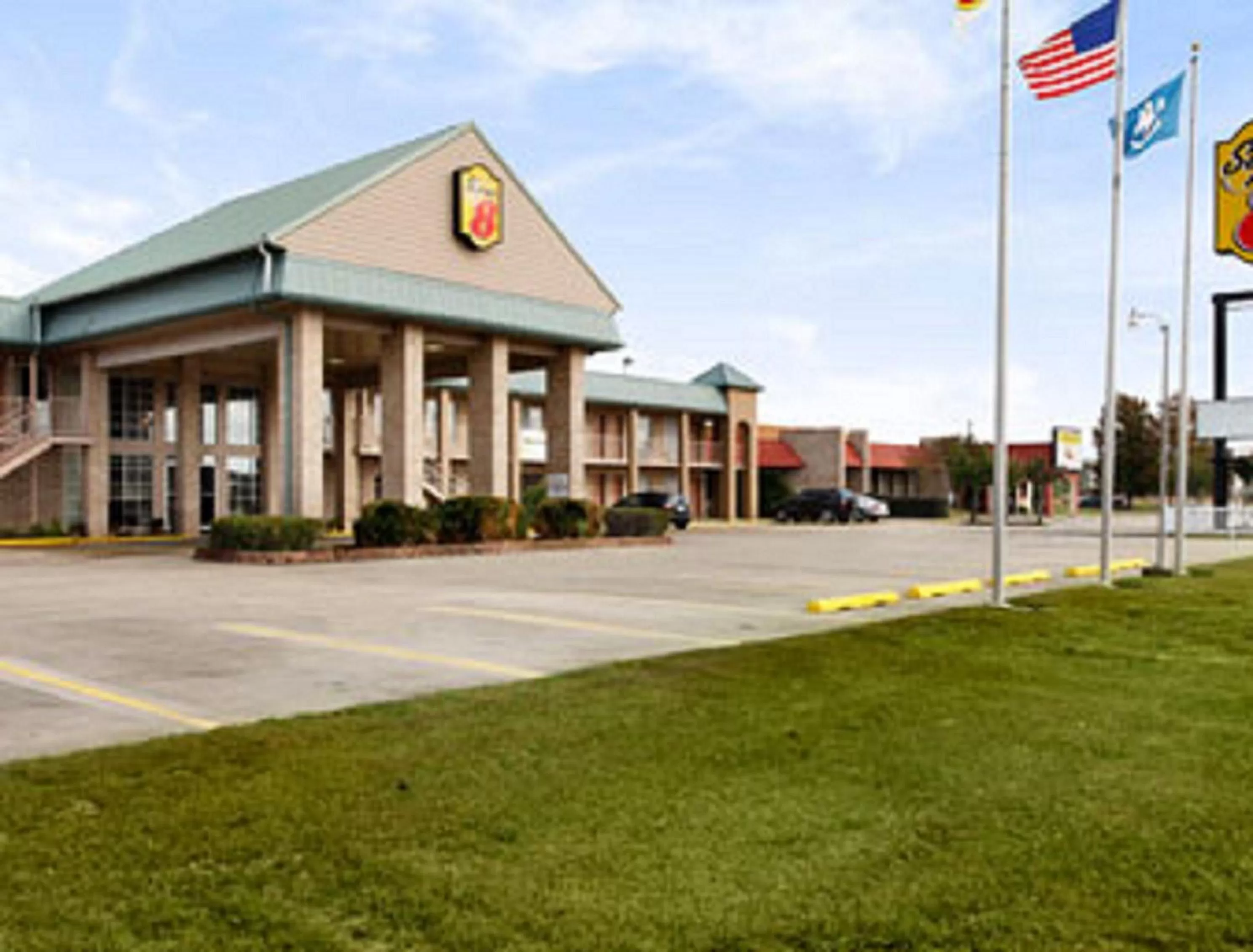 Property building in Super 8 by Wyndham New Iberia