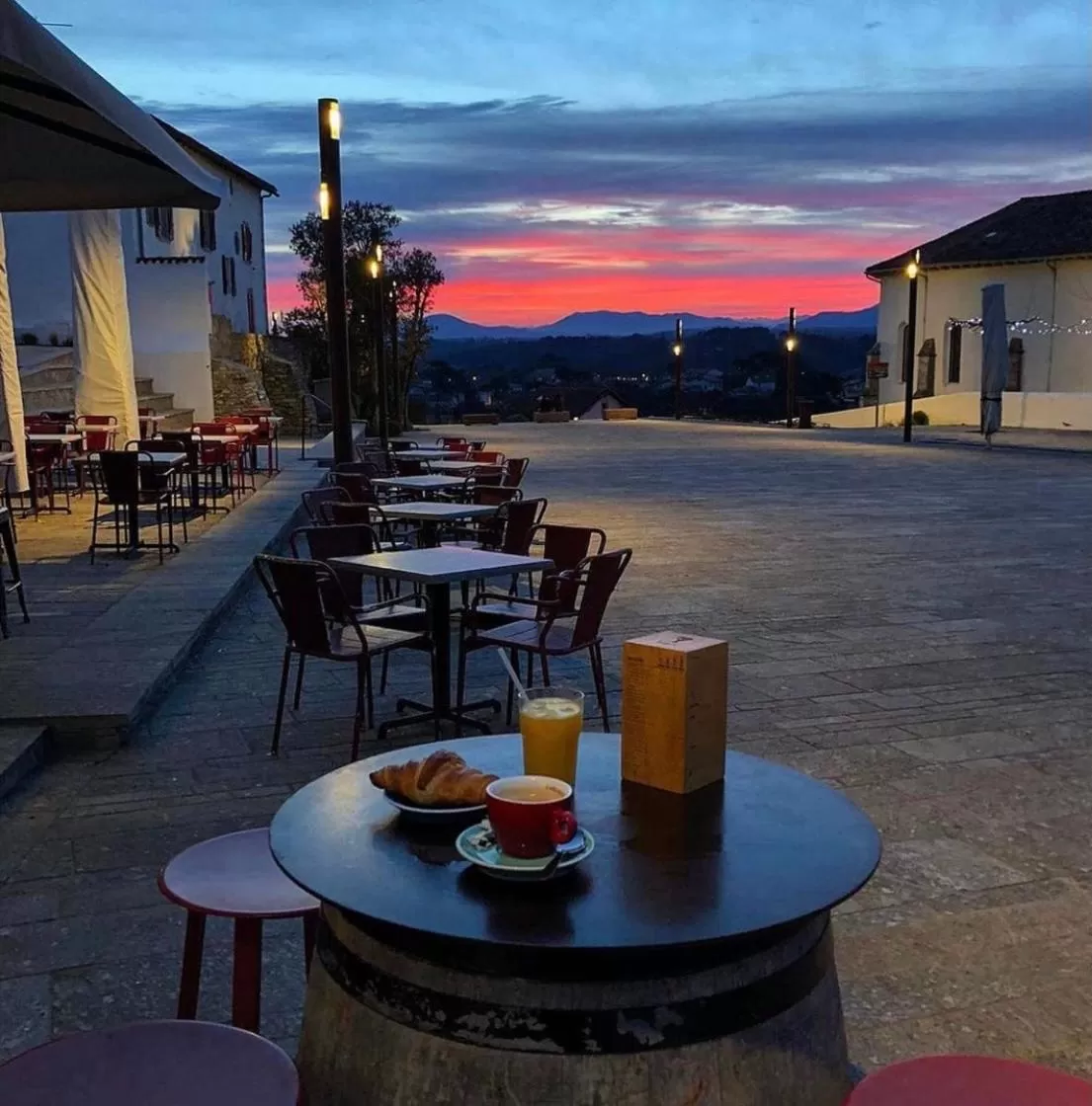 Sunrise in Hotel du Fronton