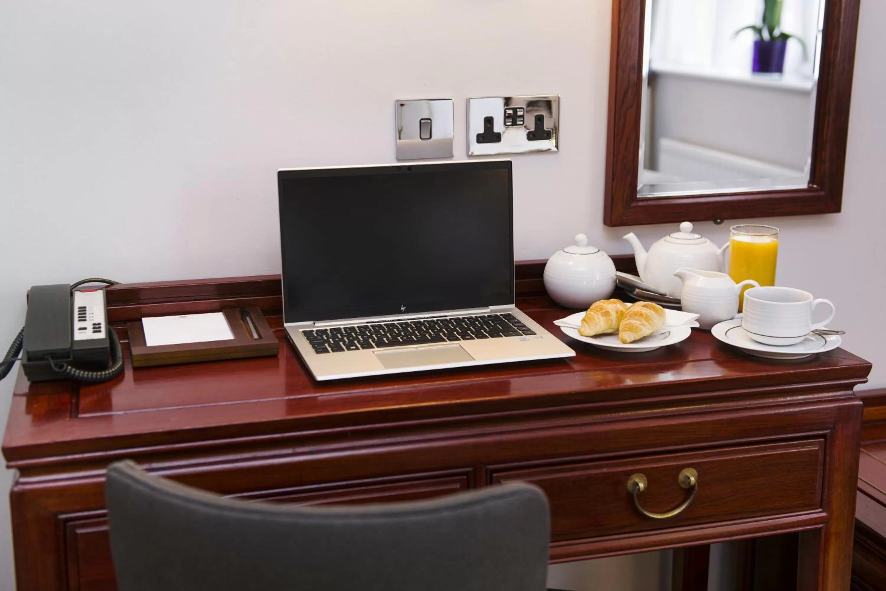 Business facilities in Gem Fitzrovia Hotel
