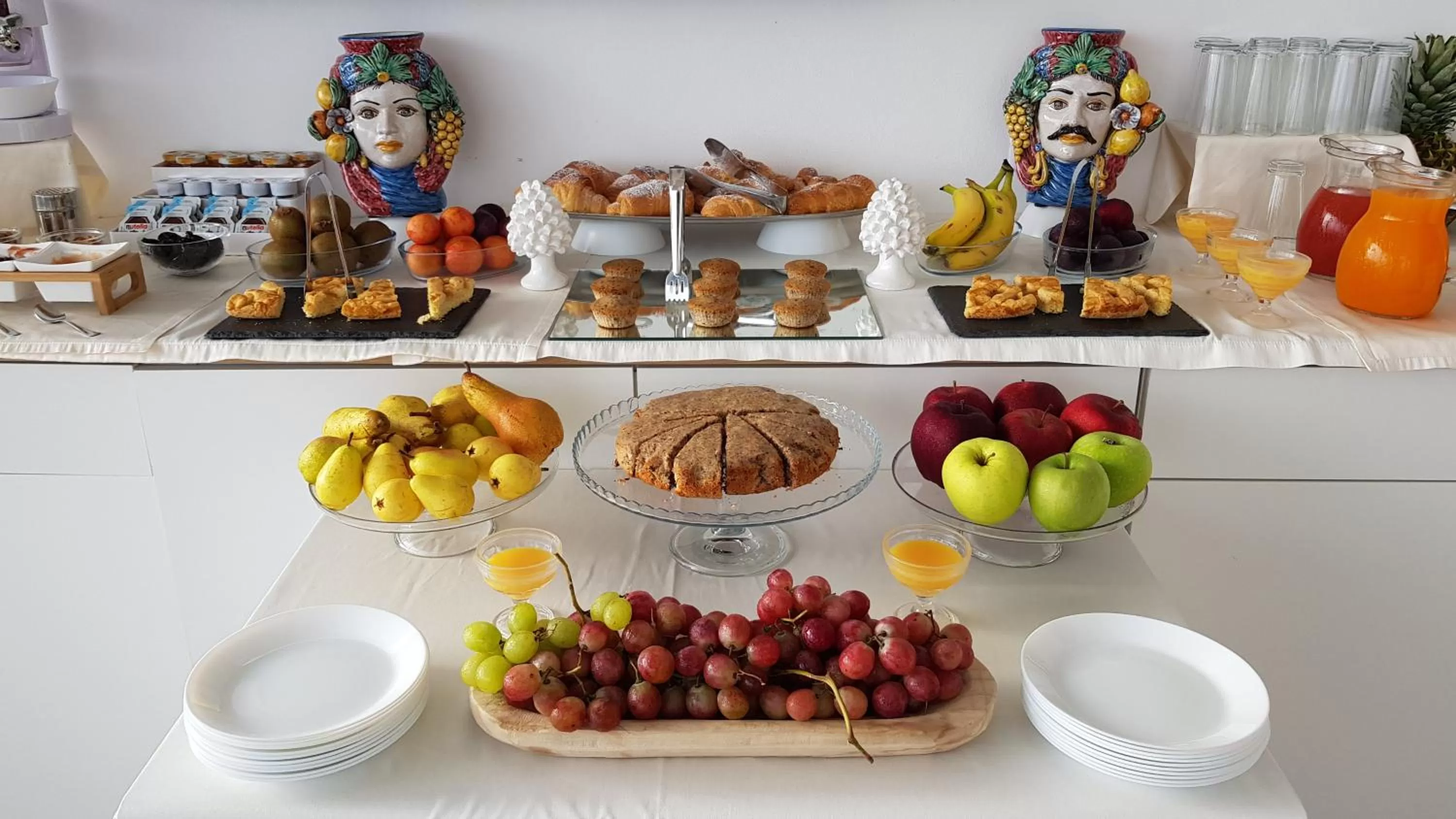 Food and drinks in Pantanello Rooms Avola