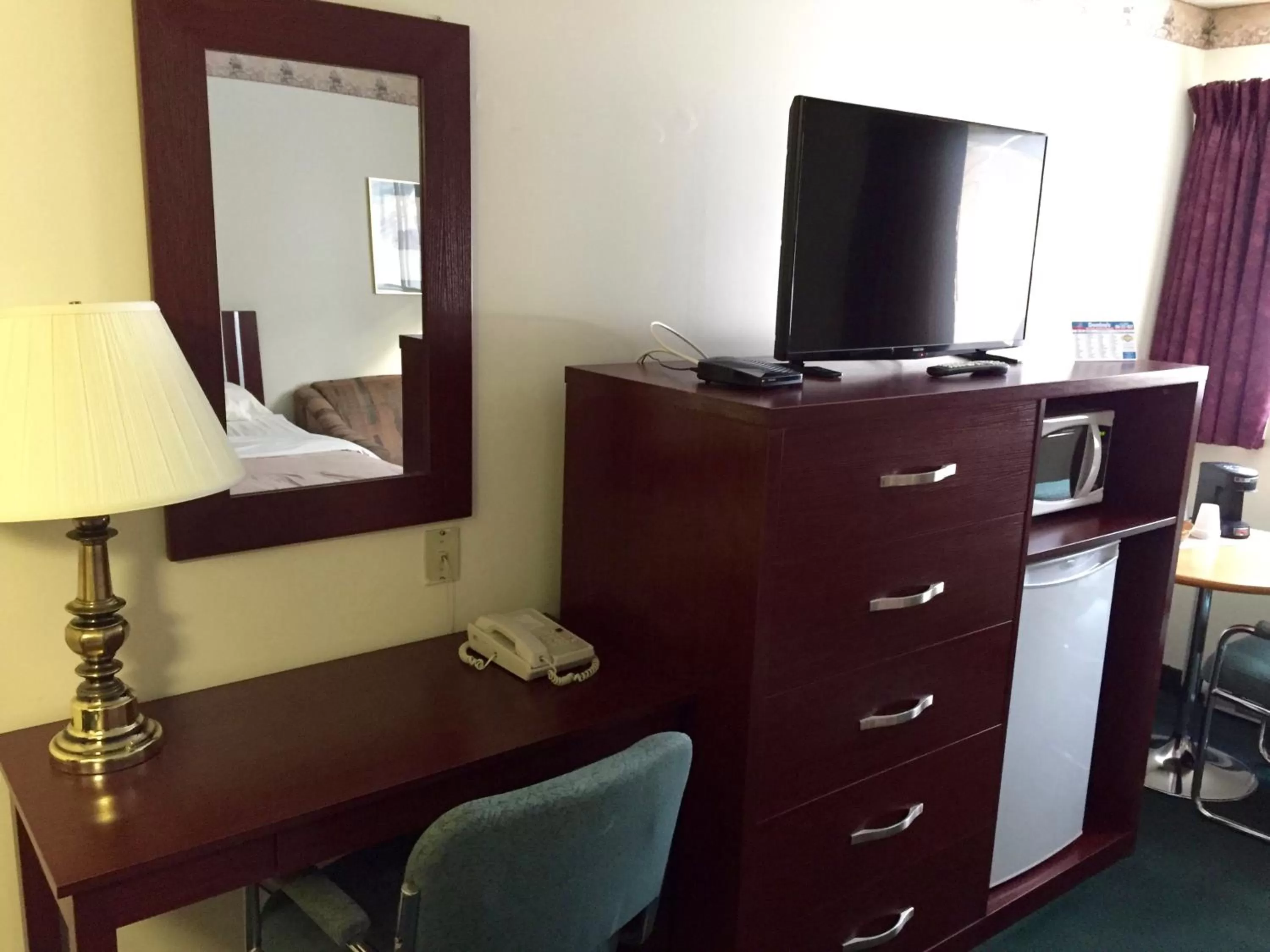 Decorative detail in Colonial Inn