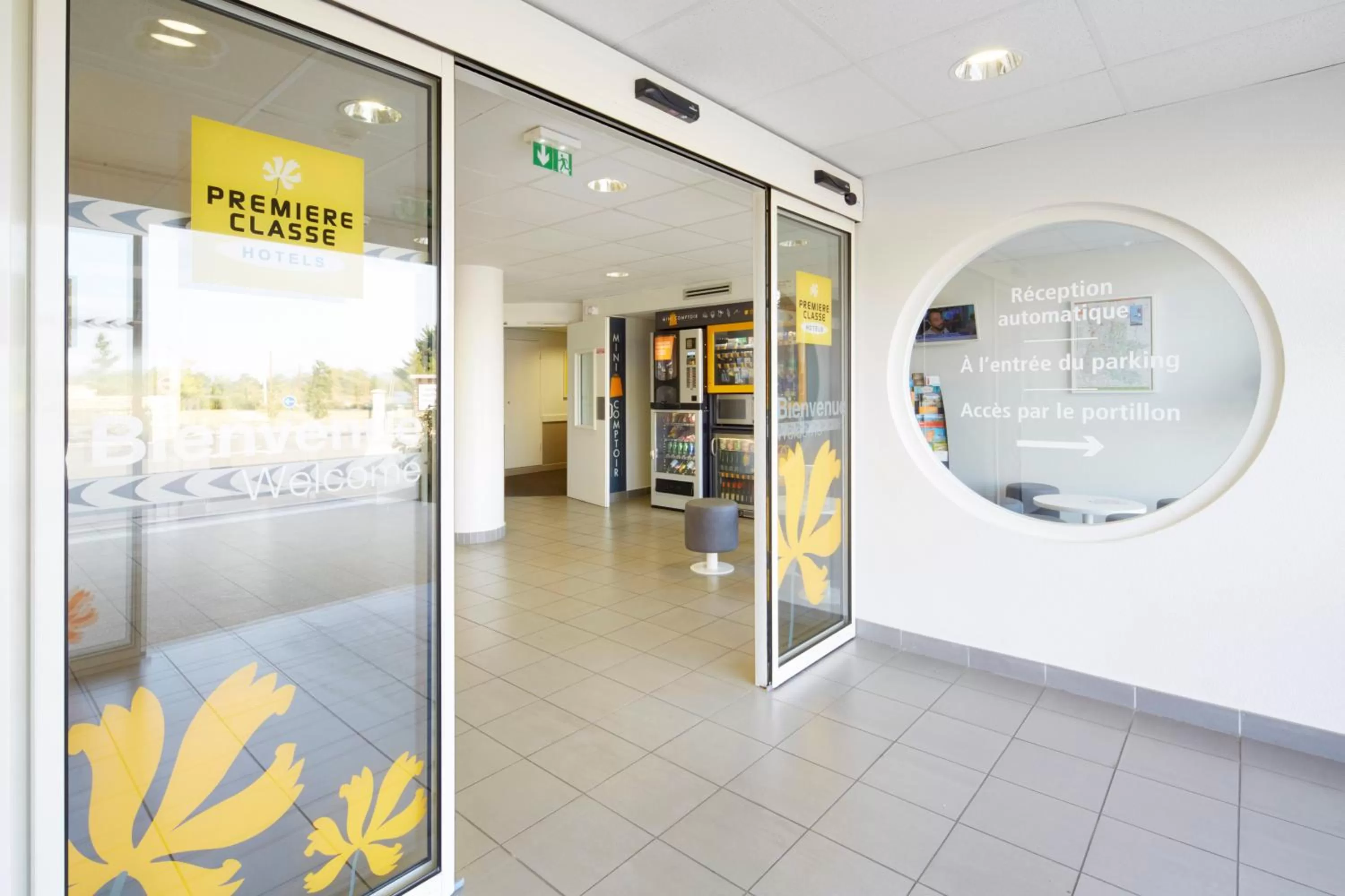 Facade/entrance in Premiere Classe Valence Nord - Saint Marcel Les Valence