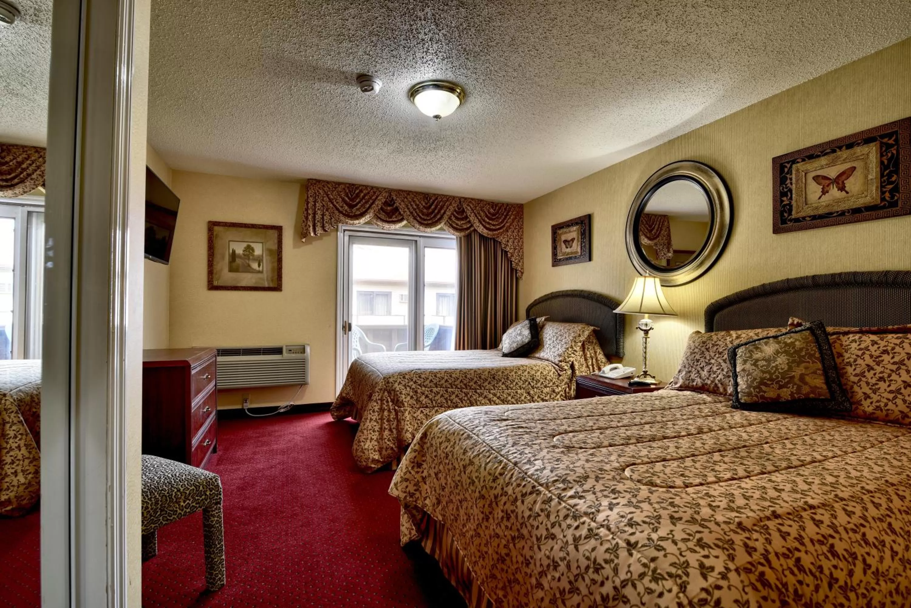 Bedroom, Bed in Roosevelt Inn & Suites Saratoga Springs