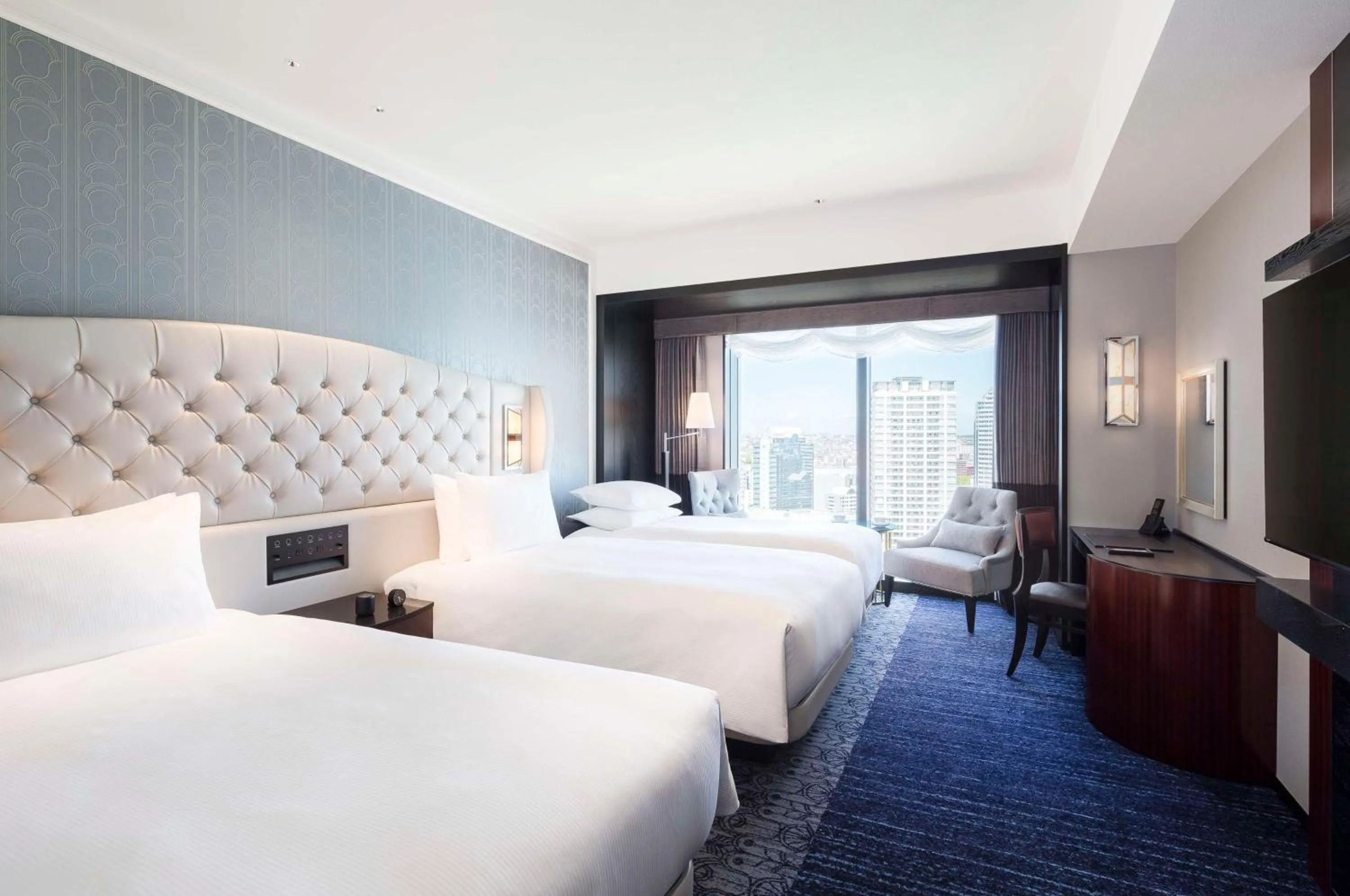 Photo of the whole room, Bed in Hilton Yokohama