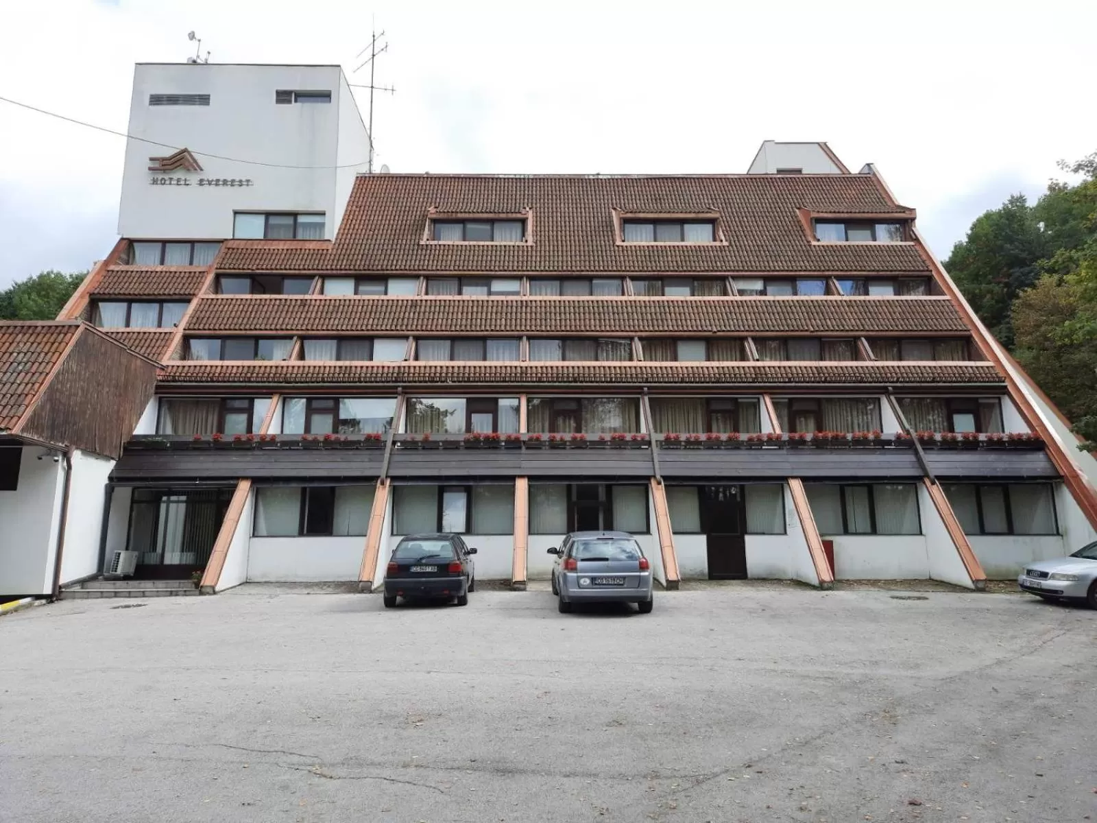 Property Building in Everest Hotel