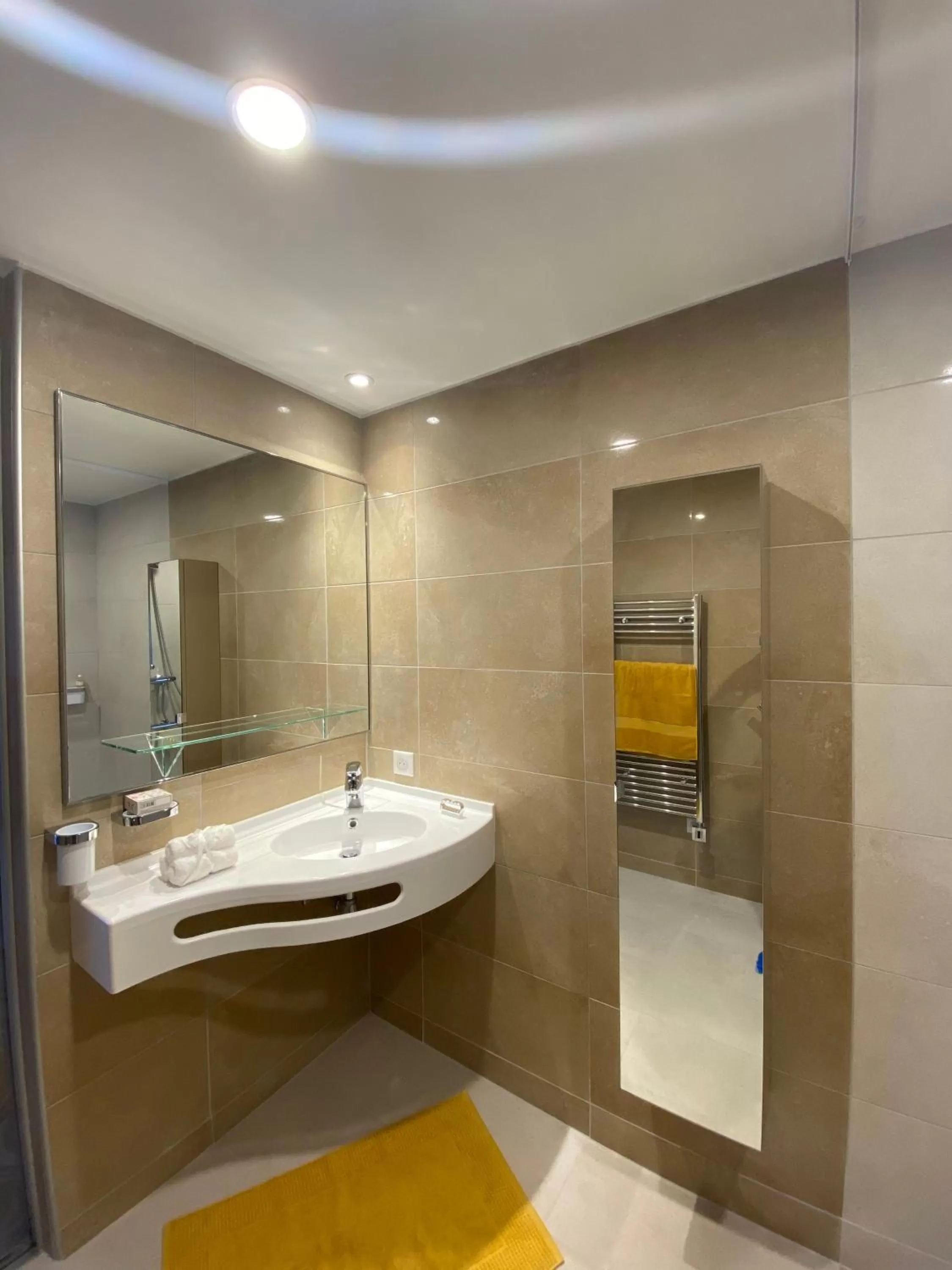 Bathroom in Zenao Appartements Le Cannet