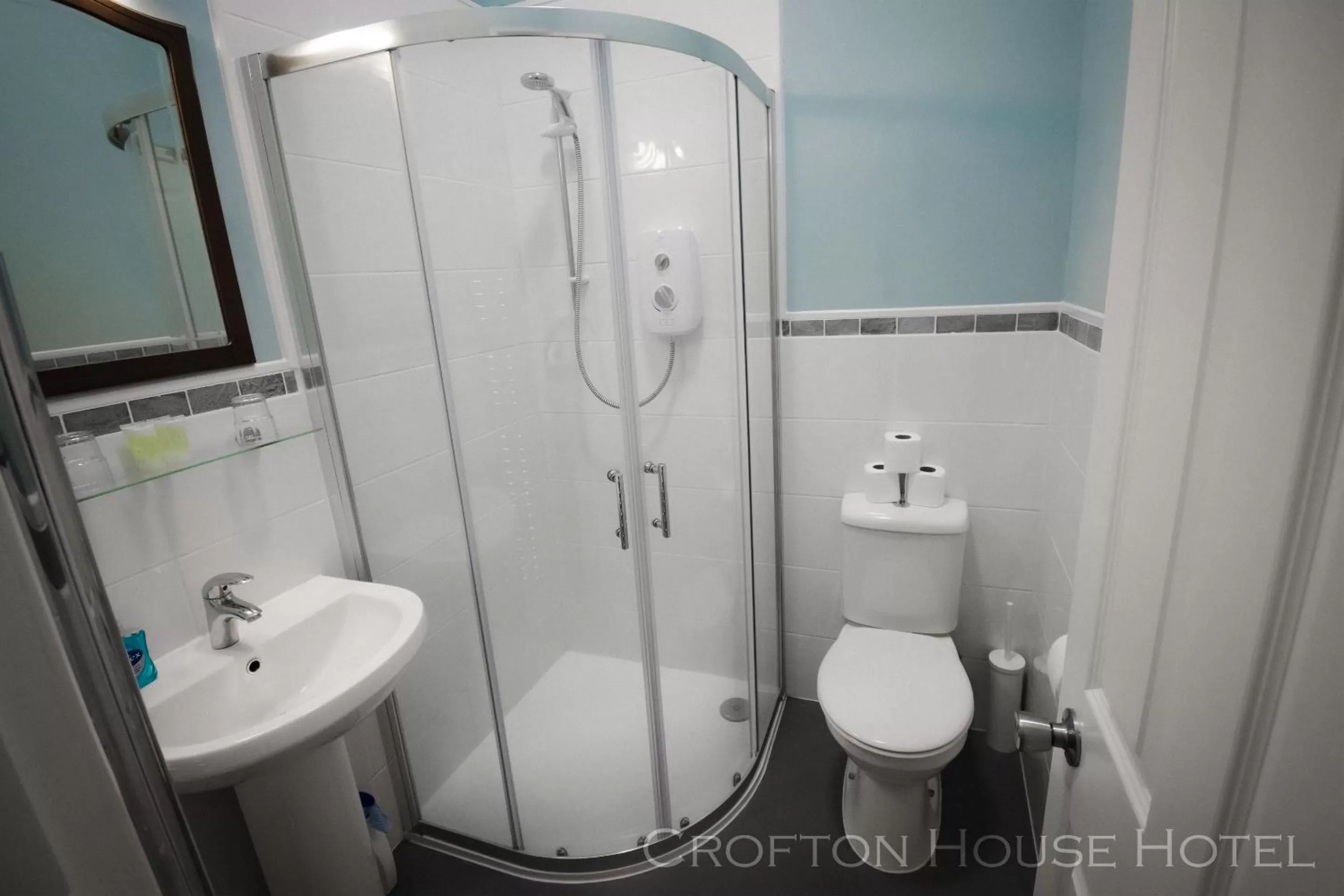 Double Room with Private Bathroom in Crofton House Hotel