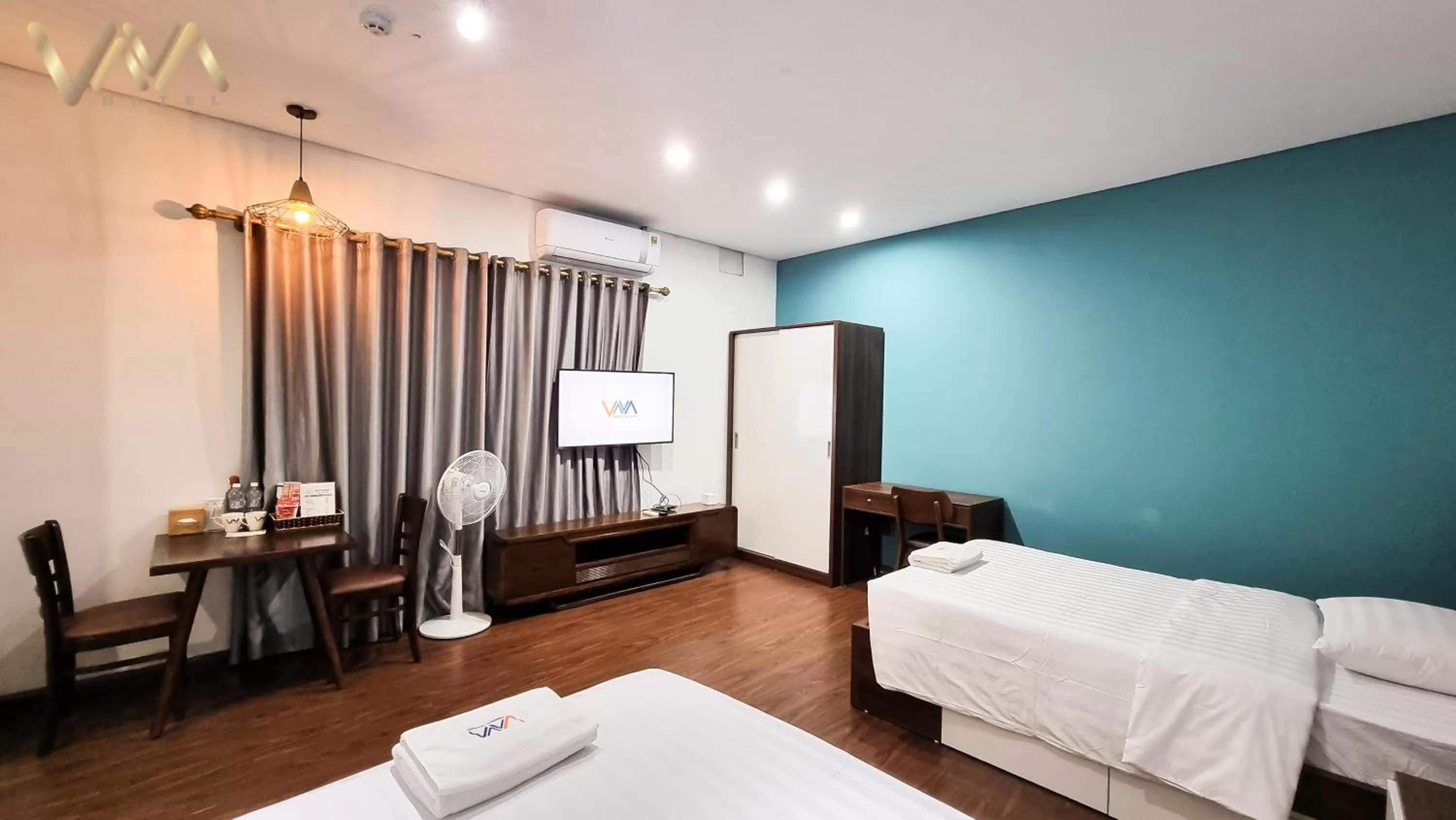 hair dresser, Bed in VNAHOMES Serviced Apartment