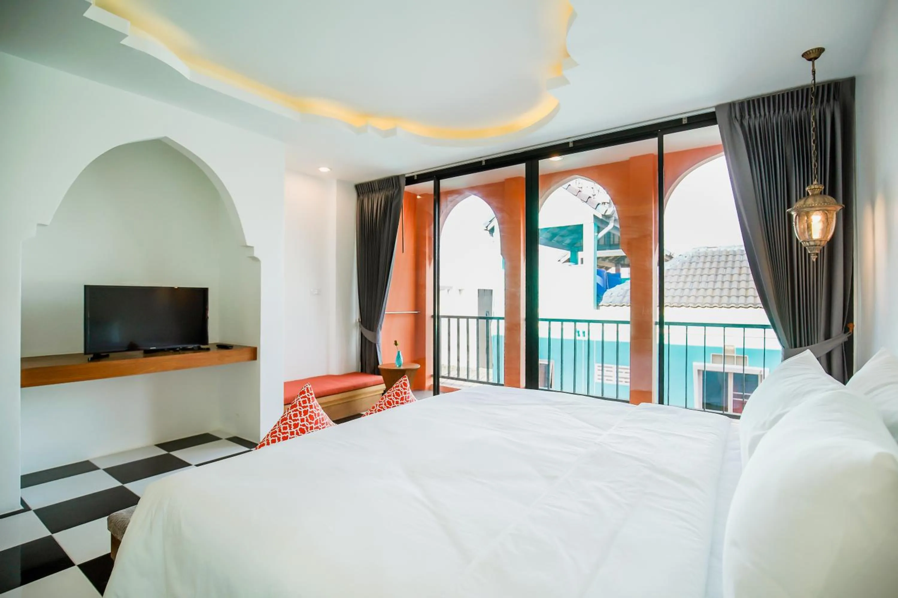 Photo of the whole room, Bed in Khaleej Mass Hotel Patong