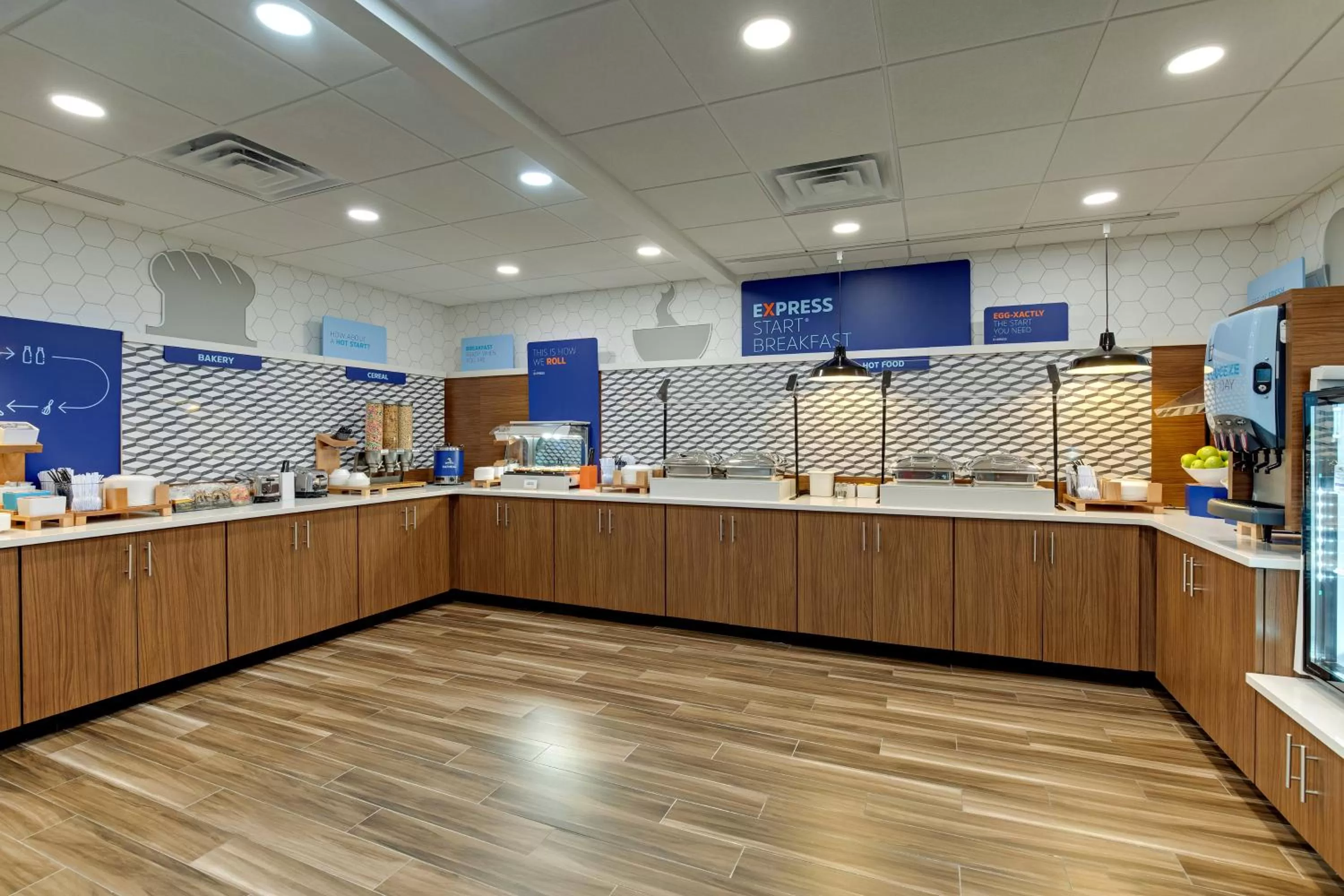 Breakfast in Holiday Inn Express Nashville-Opryland by IHG